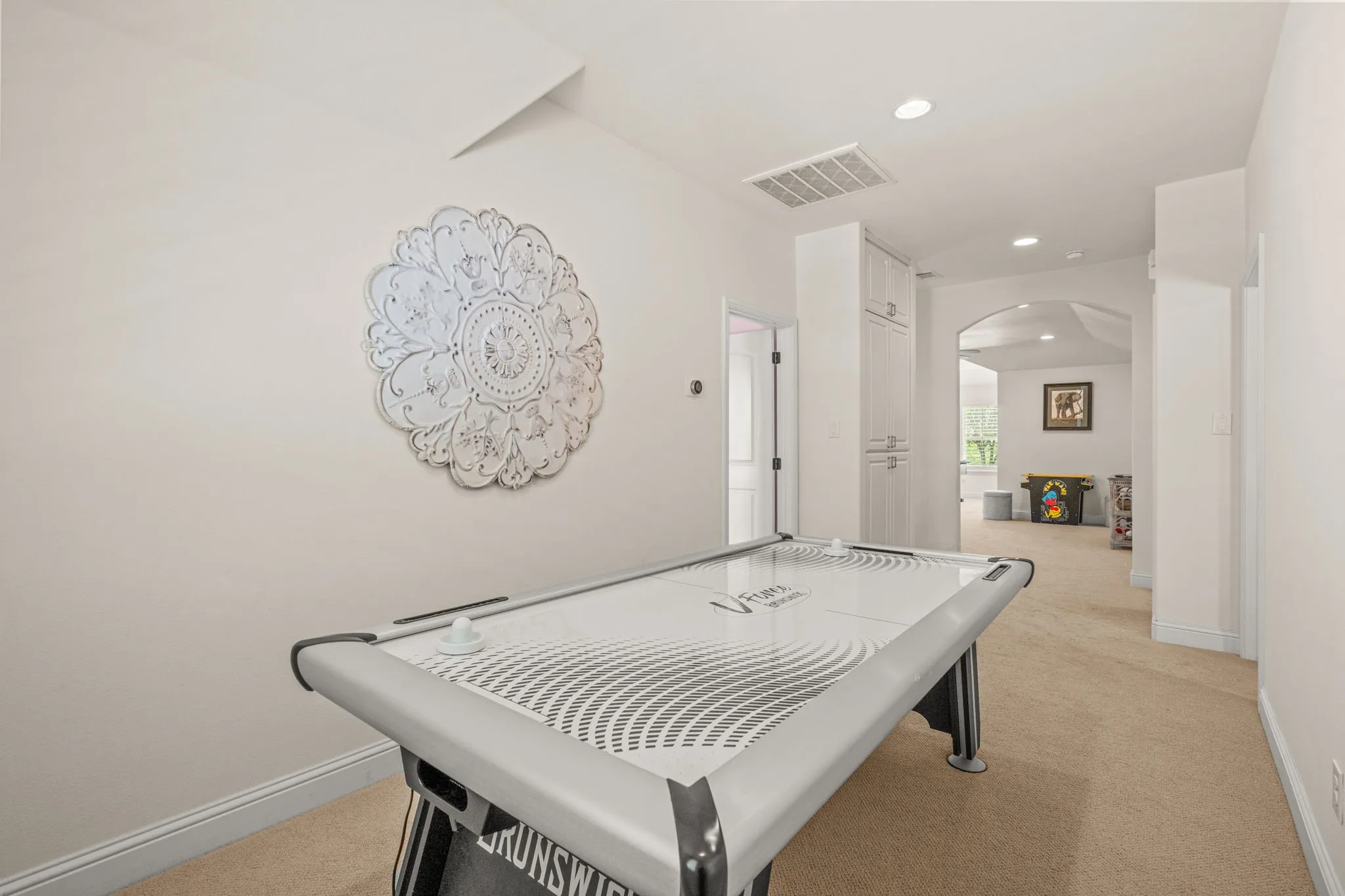 Single Family Residence For Sale in Tarrant County , 8621 Colina Terrace, Benbrook, Texas 76126, 4 Bedroom, 4 Bathroom, 2 Garage spaces, 3,577 Sqft, built in 2016, mls#21284029, Real Estate Agent in Benbrook, Homes For Sale in Tarrant county, Homes For Sale in Benbrook, Realtor in Benbrook Texas, Real Estate Brokerage Independent Realty Texas, Luminita Cordes Realtor