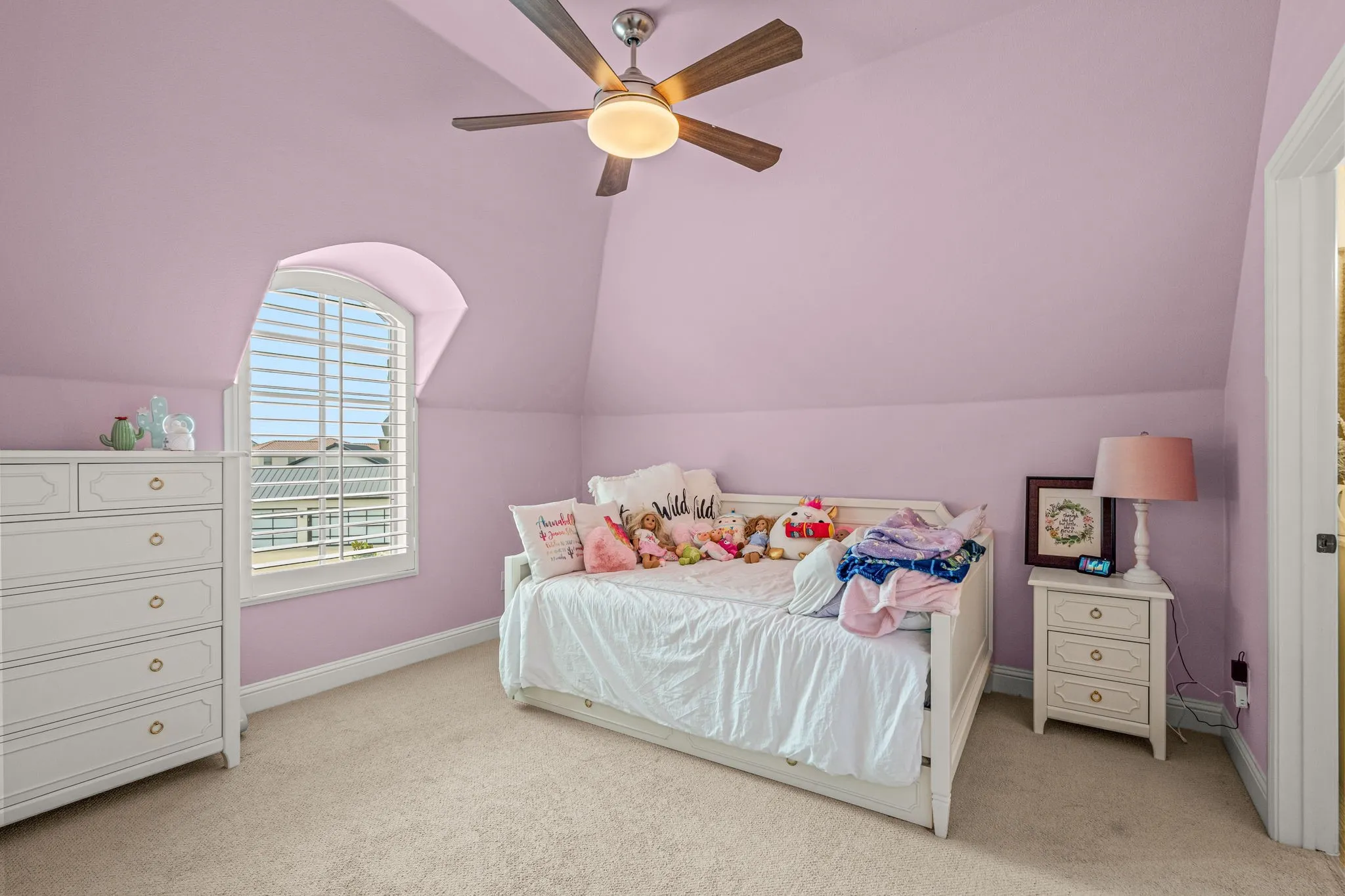 Single Family Residence For Sale in Tarrant County , 8621 Colina Terrace, Benbrook, Texas 76126, 4 Bedroom, 4 Bathroom, 2 Garage spaces, 3,577 Sqft, built in 2016, mls#21284029, Real Estate Agent in Benbrook, Homes For Sale in Tarrant county, Homes For Sale in Benbrook, Realtor in Benbrook Texas, Real Estate Brokerage Independent Realty Texas, Luminita Cordes Realtor