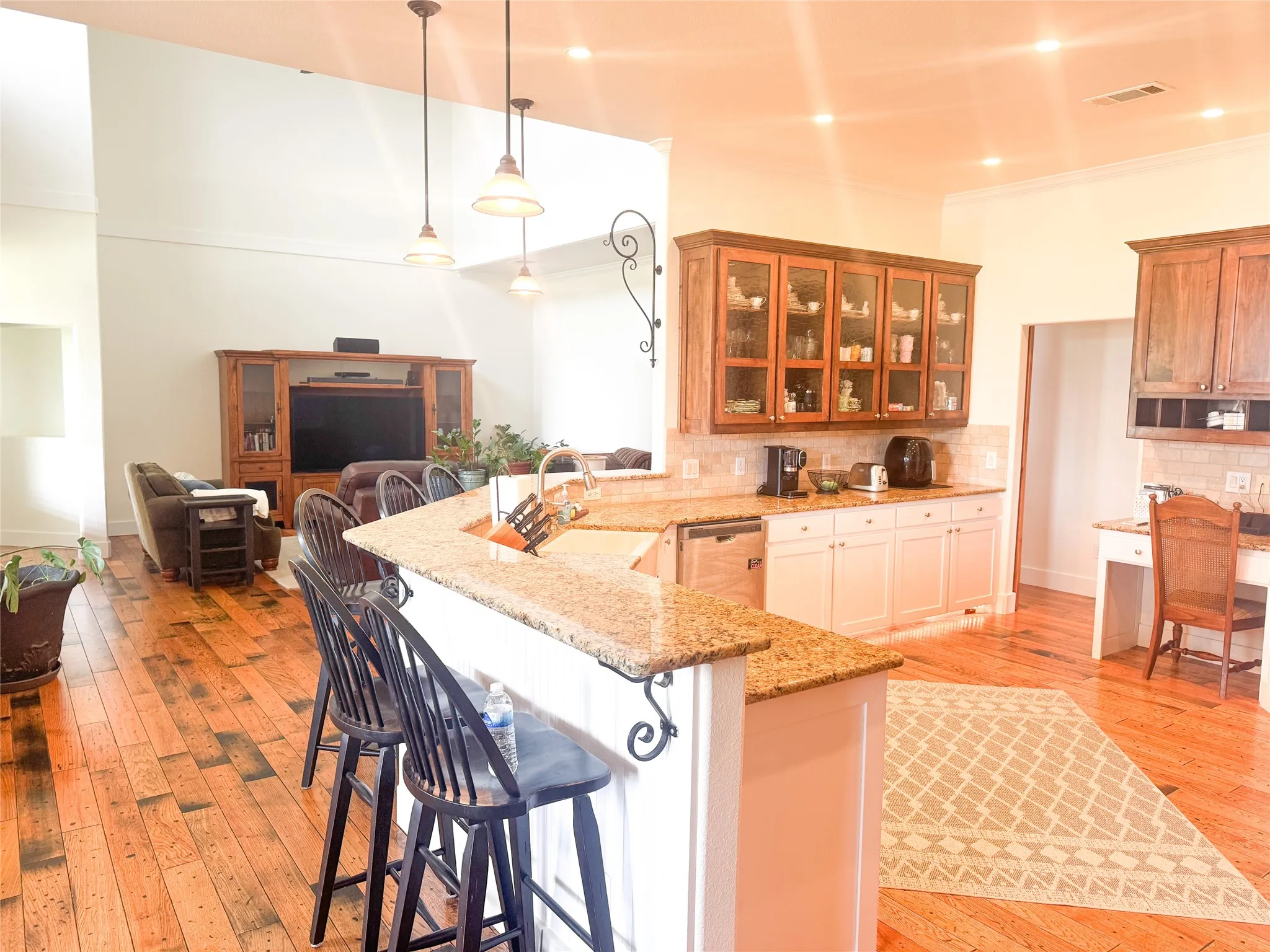 Single Family Residence For Sale in Denton County , 6670 Green Valley Circle, Aubrey, Texas 76227, 5 Bedrooms, 5 Bathrooms, 3 Garage spaces, 3,988 Sqft, built in 2006, Price $984,900, mls#21283634, Real Estate Agent in Aubrey, Homes For Sale in Denton county, Homes For Sale in Aubrey, Realtor in Aubrey Texas, Real Estate Brokerage Independent Realty Texas, Luminita Cordes Realtor