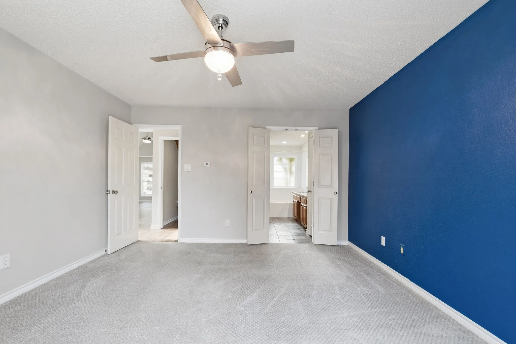 Single Family Residence For Sale in Dallas County , 2927 S Bend Drive, Dallas, Texas 75229, 3 Bedroom, 3 Bathroom, 2 Garage spaces, 1,654 Sqft, built in 1987, mls#21282917, Real Estate Agent in Dallas, Homes For Sale in Dallas county, Homes For Sale in Dallas, Realtor in Dallas Texas, Real Estate Brokerage Independent Realty Texas, Luminita Cordes Realtor