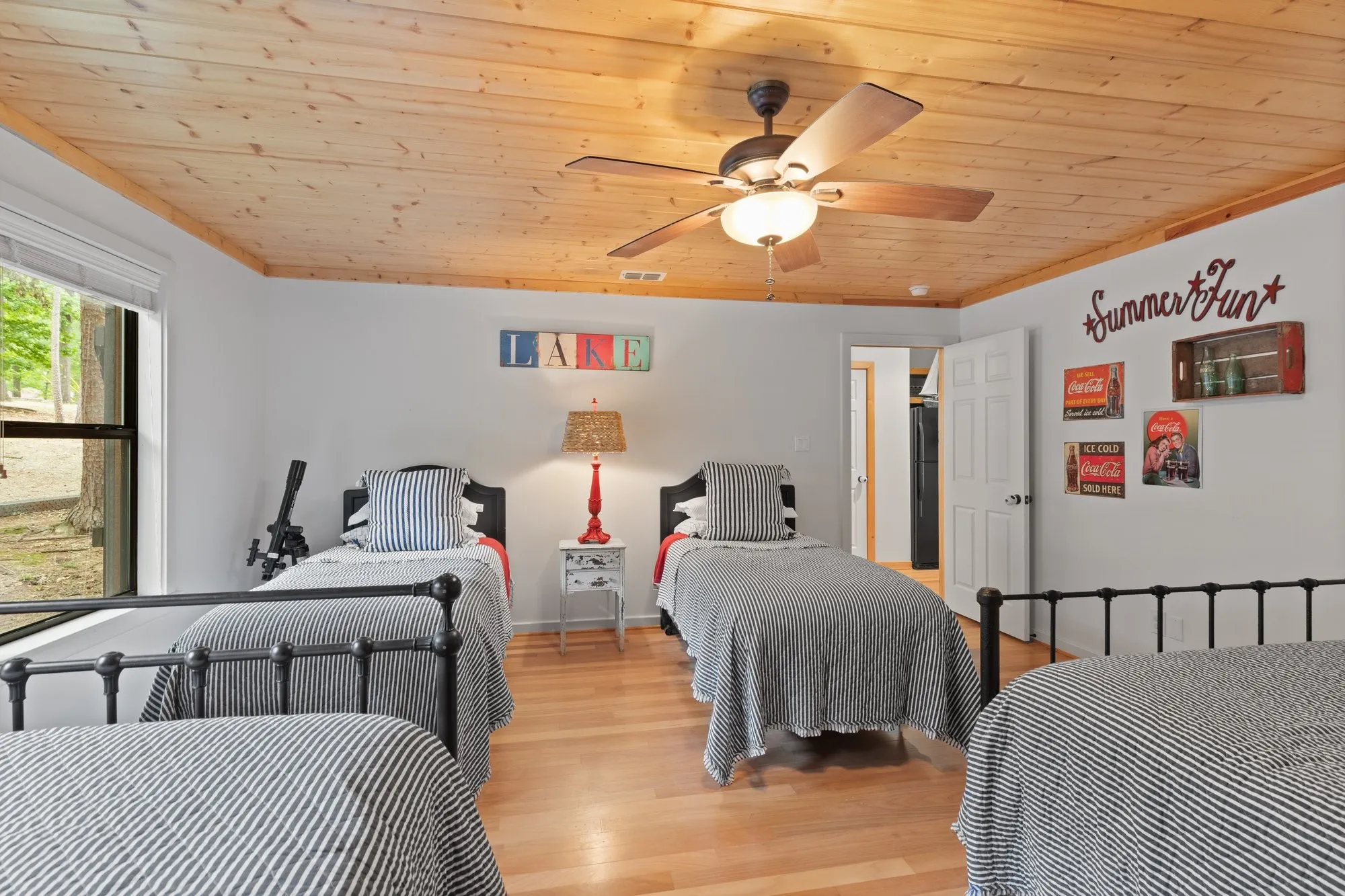 Single Family Residence For Sale in Franklin (TX) County , 307 King Laurence Court, Scroggins, Texas 75480, 4 Bedroom, 3 Bathroom, Garage spaces, 2,808 Sqft, built in 1993, mls#21284180, Real Estate Agent in Scroggins, Homes For Sale in Franklin (TX) county, Homes For Sale in Scroggins, Realtor in Scroggins Texas, Real Estate Brokerage Independent Realty Texas, Luminita Cordes Realtor