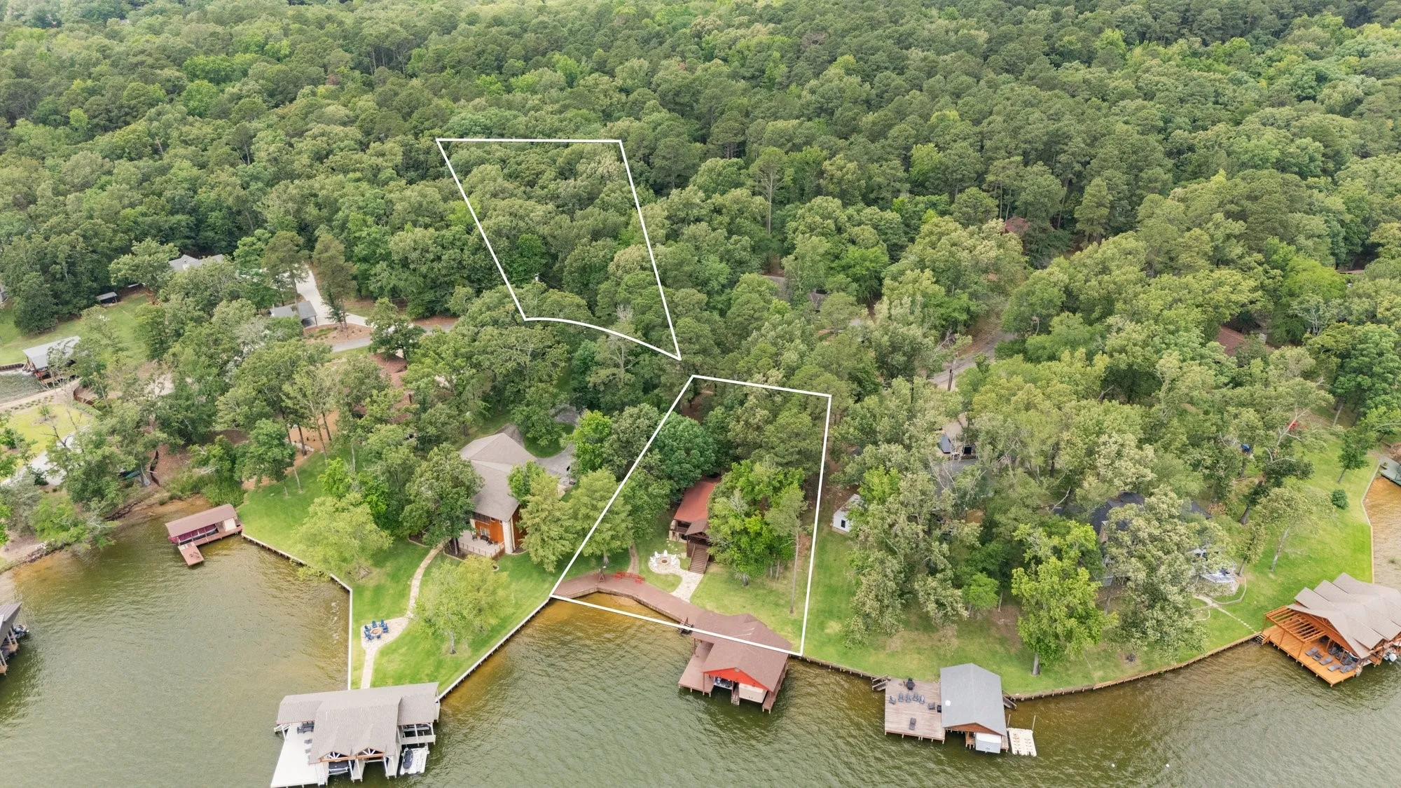 Single Family Residence For Sale in Franklin (TX) County , 307 King Laurence Court, Scroggins, Texas 75480, 4 Bedroom, 3 Bathroom, Garage spaces, 2,808 Sqft, built in 1993, mls#21284180, Real Estate Agent in Scroggins, Homes For Sale in Franklin (TX) county, Homes For Sale in Scroggins, Realtor in Scroggins Texas, Real Estate Brokerage Independent Realty Texas, Luminita Cordes Realtor