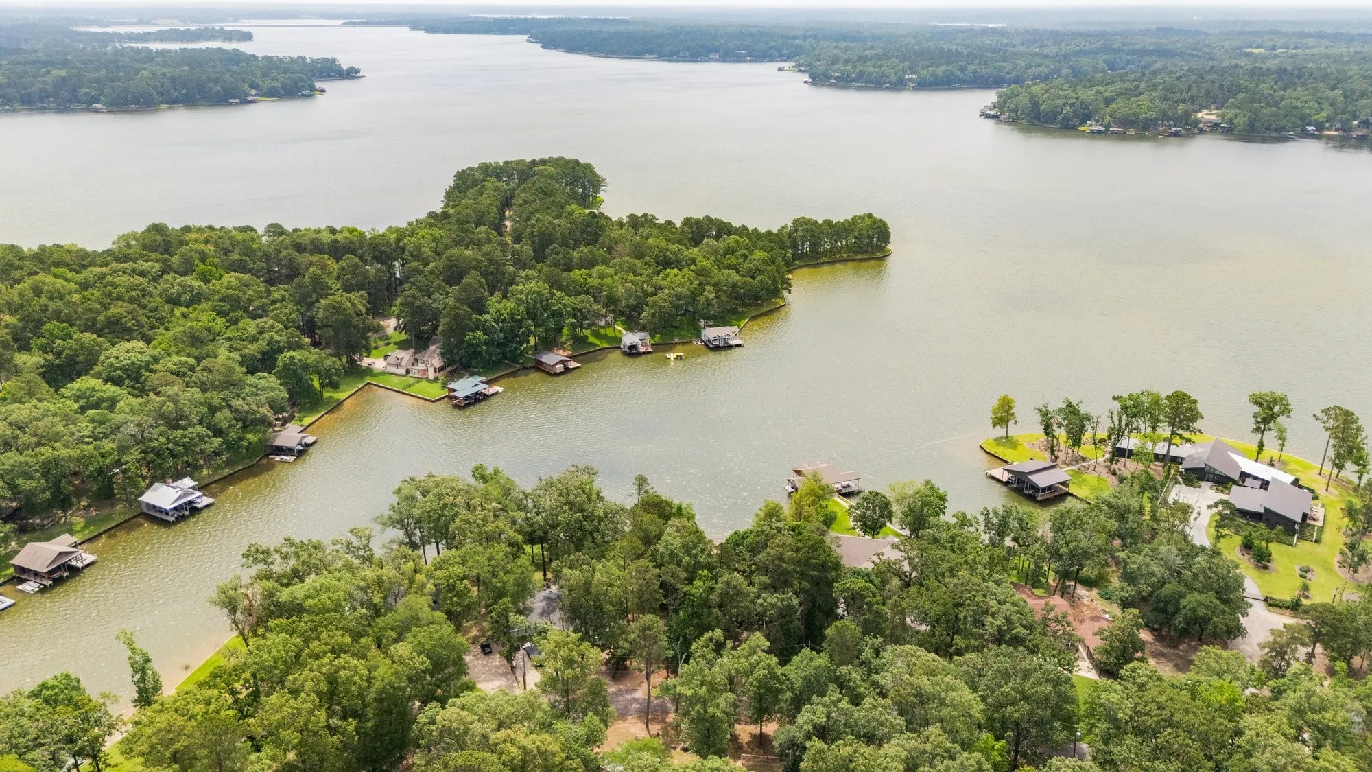 Single Family Residence For Sale in Franklin (TX) County , 307 King Laurence Court, Scroggins, Texas 75480, 4 Bedroom, 3 Bathroom, Garage spaces, 2,808 Sqft, built in 1993, mls#21284180, Real Estate Agent in Scroggins, Homes For Sale in Franklin (TX) county, Homes For Sale in Scroggins, Realtor in Scroggins Texas, Real Estate Brokerage Independent Realty Texas, Luminita Cordes Realtor