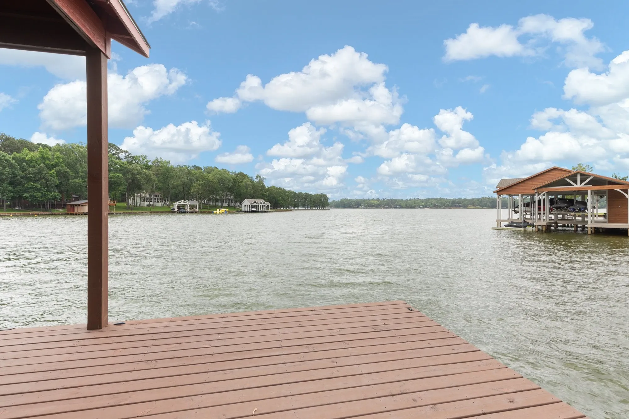 Single Family Residence For Sale in Franklin (TX) County , 307 King Laurence Court, Scroggins, Texas 75480, 4 Bedroom, 3 Bathroom, Garage spaces, 2,808 Sqft, built in 1993, mls#21284180, Real Estate Agent in Scroggins, Homes For Sale in Franklin (TX) county, Homes For Sale in Scroggins, Realtor in Scroggins Texas, Real Estate Brokerage Independent Realty Texas, Luminita Cordes Realtor