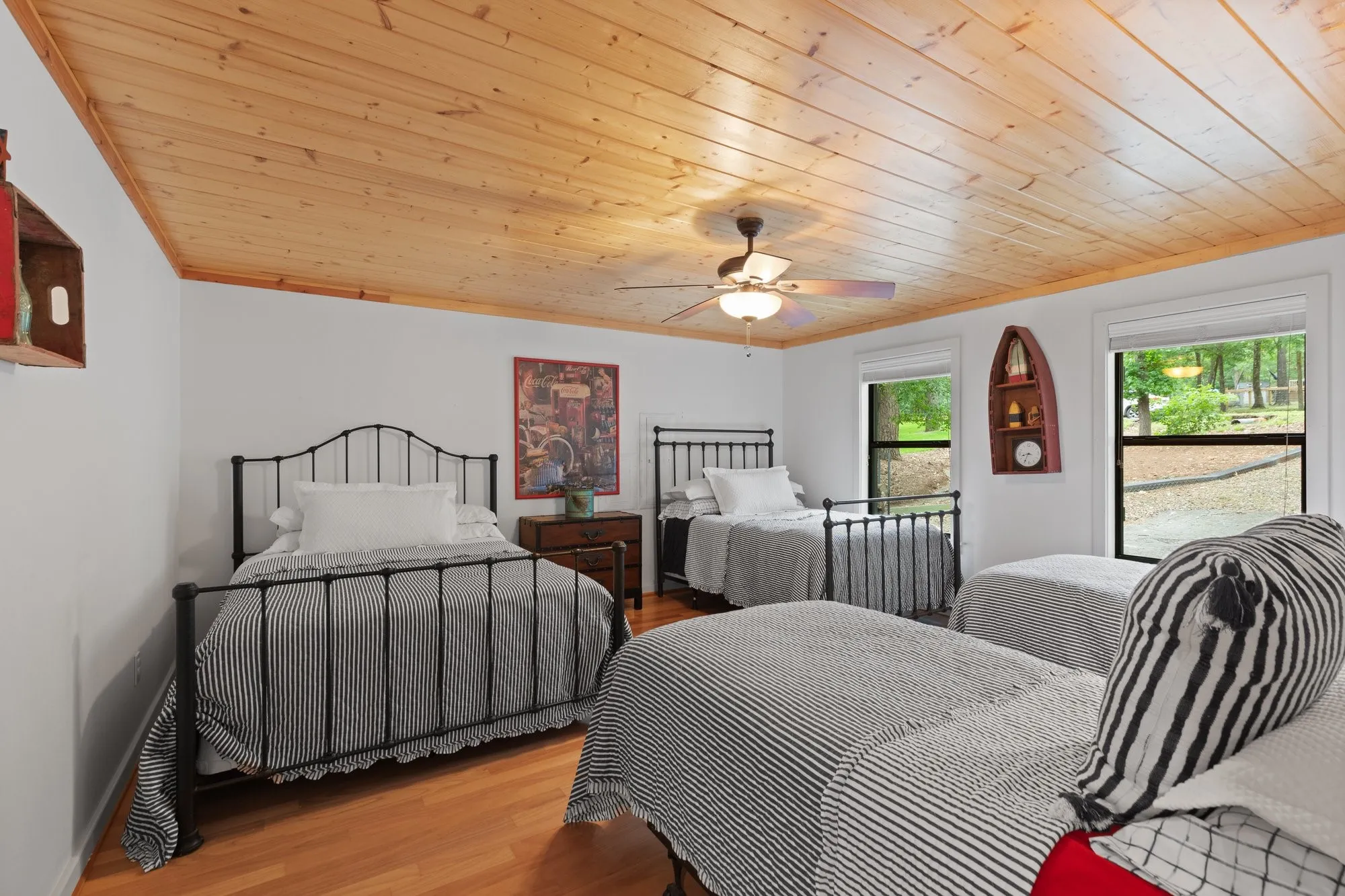 Single Family Residence For Sale in Franklin (TX) County , 307 King Laurence Court, Scroggins, Texas 75480, 4 Bedroom, 3 Bathroom, Garage spaces, 2,808 Sqft, built in 1993, mls#21284180, Real Estate Agent in Scroggins, Homes For Sale in Franklin (TX) county, Homes For Sale in Scroggins, Realtor in Scroggins Texas, Real Estate Brokerage Independent Realty Texas, Luminita Cordes Realtor