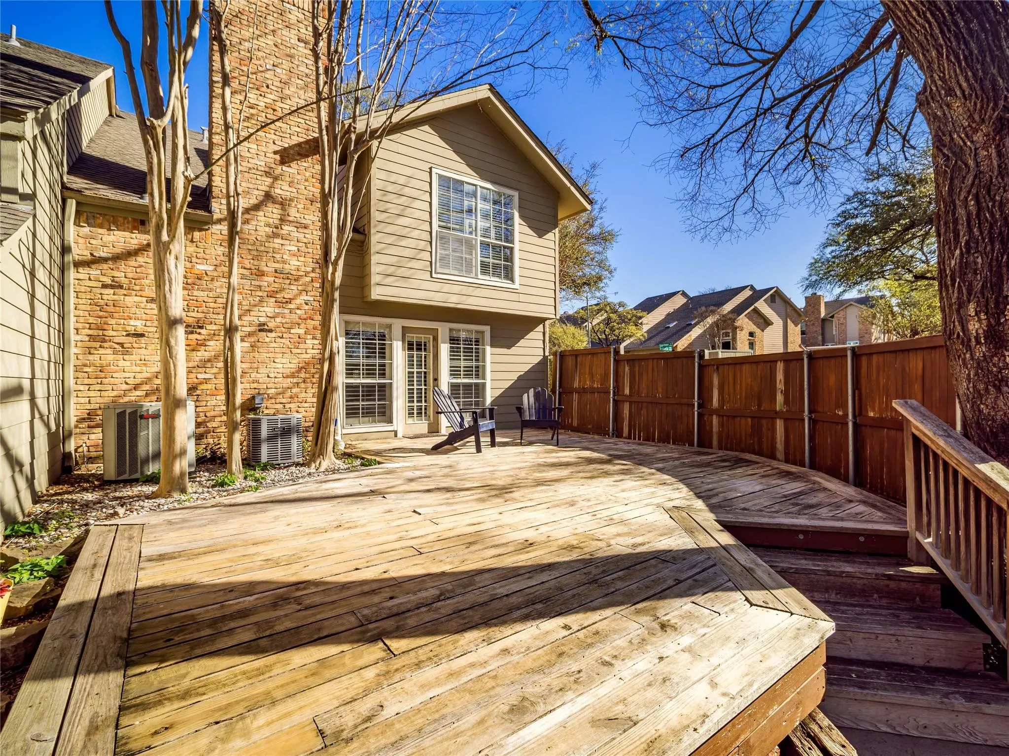 Townhouse For Sale in Dallas County , 8503 Coppertowne Lane, Dallas, Texas 75243, 3 Bedroom, 3 Bathroom, 2 Garage spaces, 1,686 Sqft, built in 1983, mls#21281341, Real Estate Agent in Dallas, Homes For Sale in Dallas county, Homes For Sale in Dallas, Realtor in Dallas Texas, Real Estate Brokerage Independent Realty Texas, Luminita Cordes Realtor