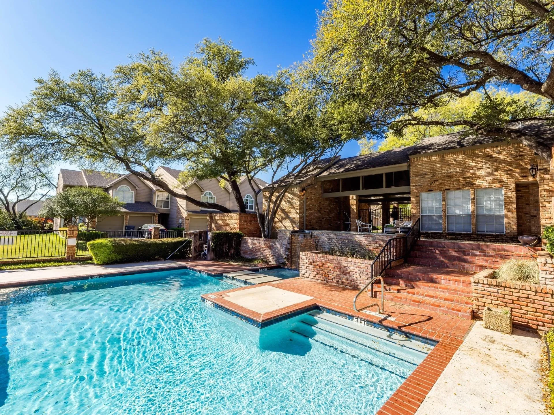 Townhouse For Sale in Dallas County , 8503 Coppertowne Lane, Dallas, Texas 75243, 3 Bedroom, 3 Bathroom, 2 Garage spaces, 1,686 Sqft, built in 1983, mls#21281341, Real Estate Agent in Dallas, Homes For Sale in Dallas county, Homes For Sale in Dallas, Realtor in Dallas Texas, Real Estate Brokerage Independent Realty Texas, Luminita Cordes Realtor