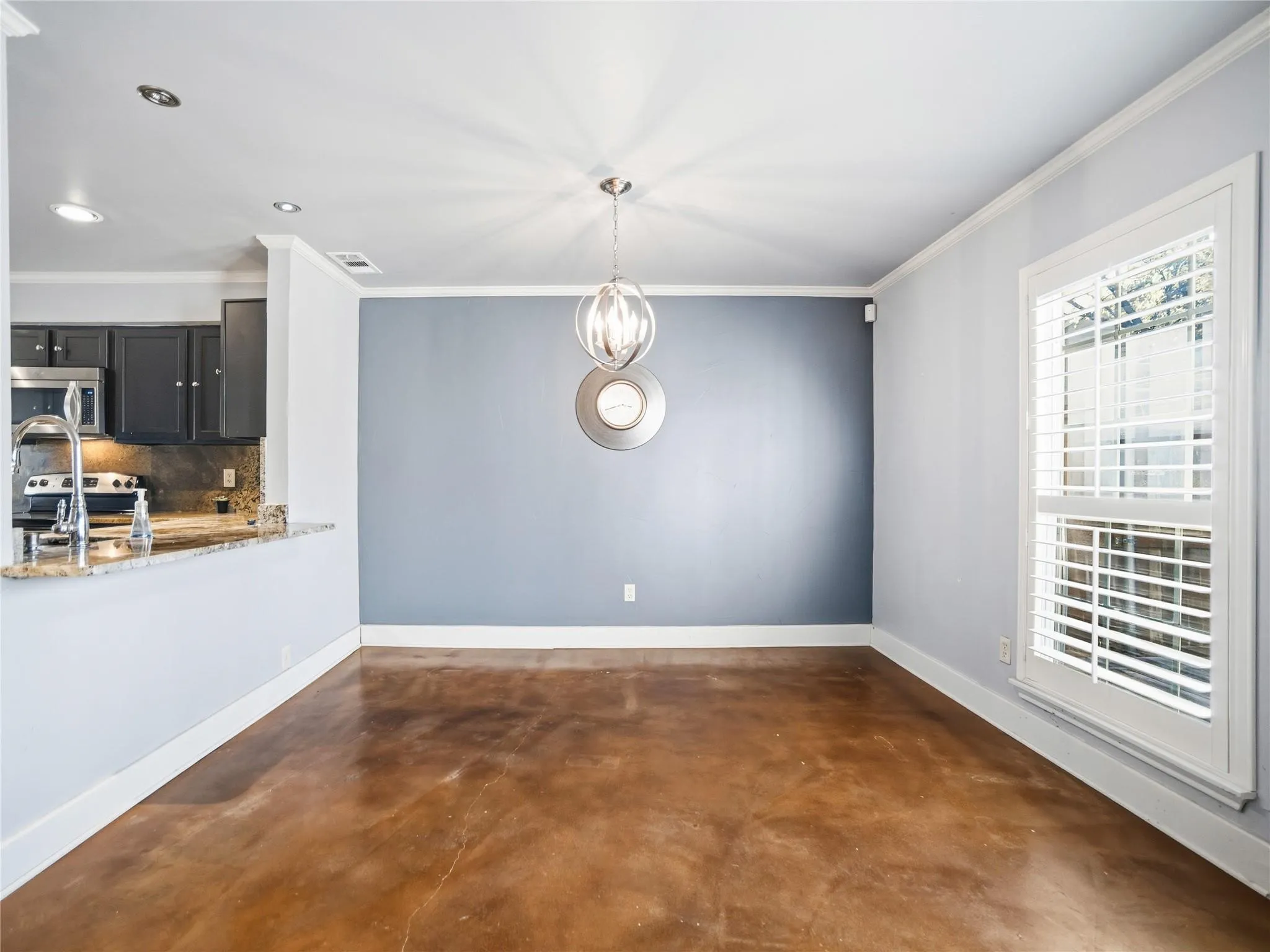 Townhouse For Sale in Dallas County , 8503 Coppertowne Lane, Dallas, Texas 75243, 3 Bedroom, 3 Bathroom, 2 Garage spaces, 1,686 Sqft, built in 1983, mls#21281341, Real Estate Agent in Dallas, Homes For Sale in Dallas county, Homes For Sale in Dallas, Realtor in Dallas Texas, Real Estate Brokerage Independent Realty Texas, Luminita Cordes Realtor