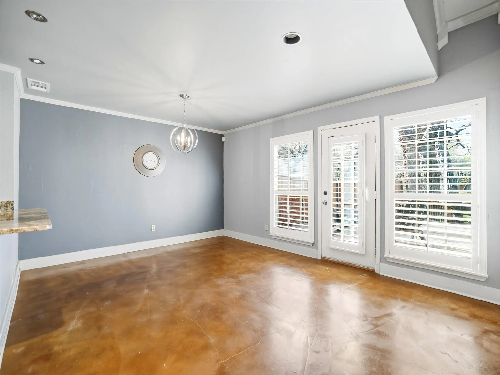 Townhouse For Sale in Dallas County , 8503 Coppertowne Lane, Dallas, Texas 75243, 3 Bedroom, 3 Bathroom, 2 Garage spaces, 1,686 Sqft, built in 1983, mls#21281341, Real Estate Agent in Dallas, Homes For Sale in Dallas county, Homes For Sale in Dallas, Realtor in Dallas Texas, Real Estate Brokerage Independent Realty Texas, Luminita Cordes Realtor