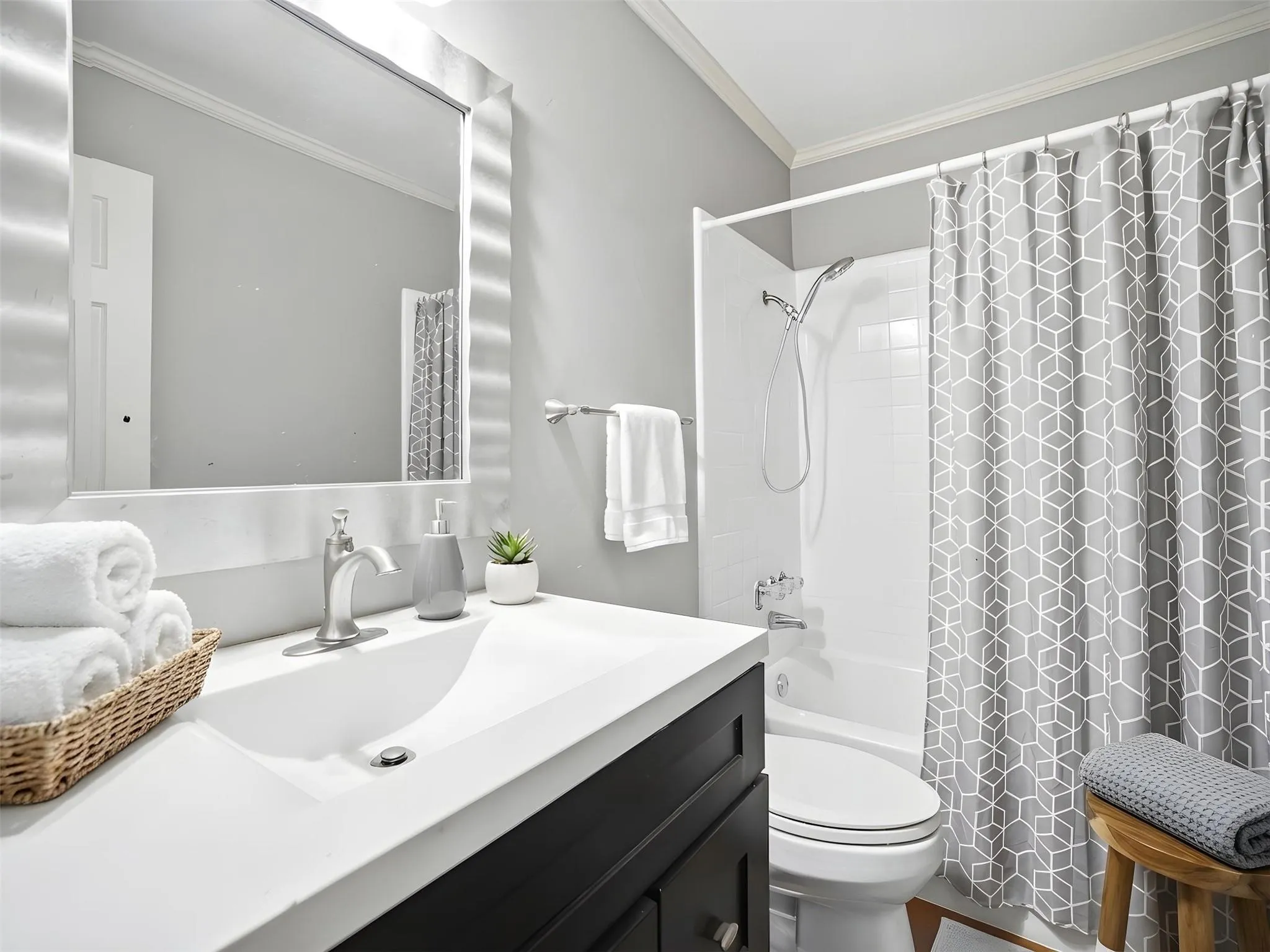 Townhouse For Sale in Dallas County , 8503 Coppertowne Lane, Dallas, Texas 75243, 3 Bedroom, 3 Bathroom, 2 Garage spaces, 1,686 Sqft, built in 1983, mls#21281341, Real Estate Agent in Dallas, Homes For Sale in Dallas county, Homes For Sale in Dallas, Realtor in Dallas Texas, Real Estate Brokerage Independent Realty Texas, Luminita Cordes Realtor