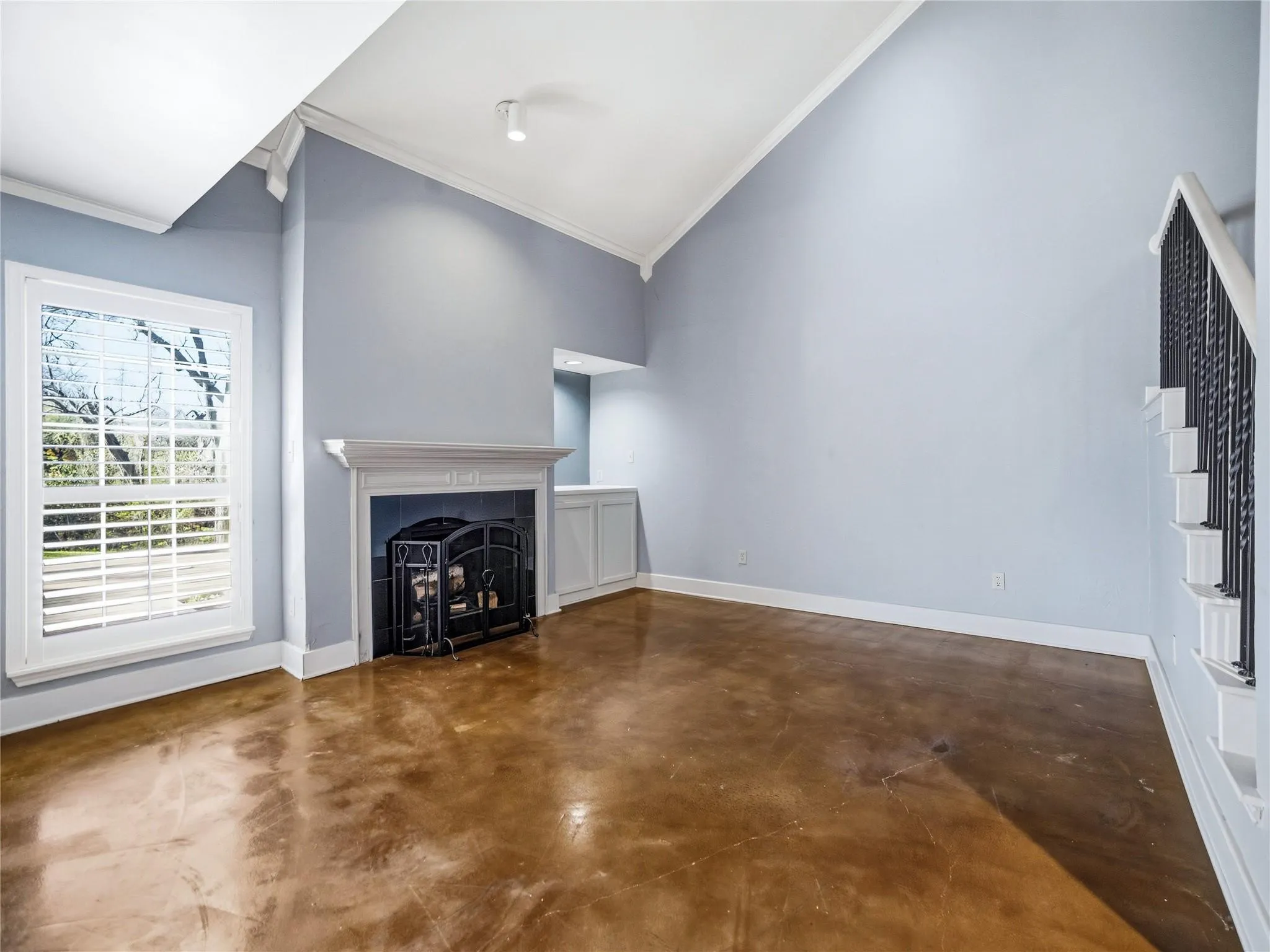 Townhouse For Sale in Dallas County , 8503 Coppertowne Lane, Dallas, Texas 75243, 3 Bedroom, 3 Bathroom, 2 Garage spaces, 1,686 Sqft, built in 1983, mls#21281341, Real Estate Agent in Dallas, Homes For Sale in Dallas county, Homes For Sale in Dallas, Realtor in Dallas Texas, Real Estate Brokerage Independent Realty Texas, Luminita Cordes Realtor