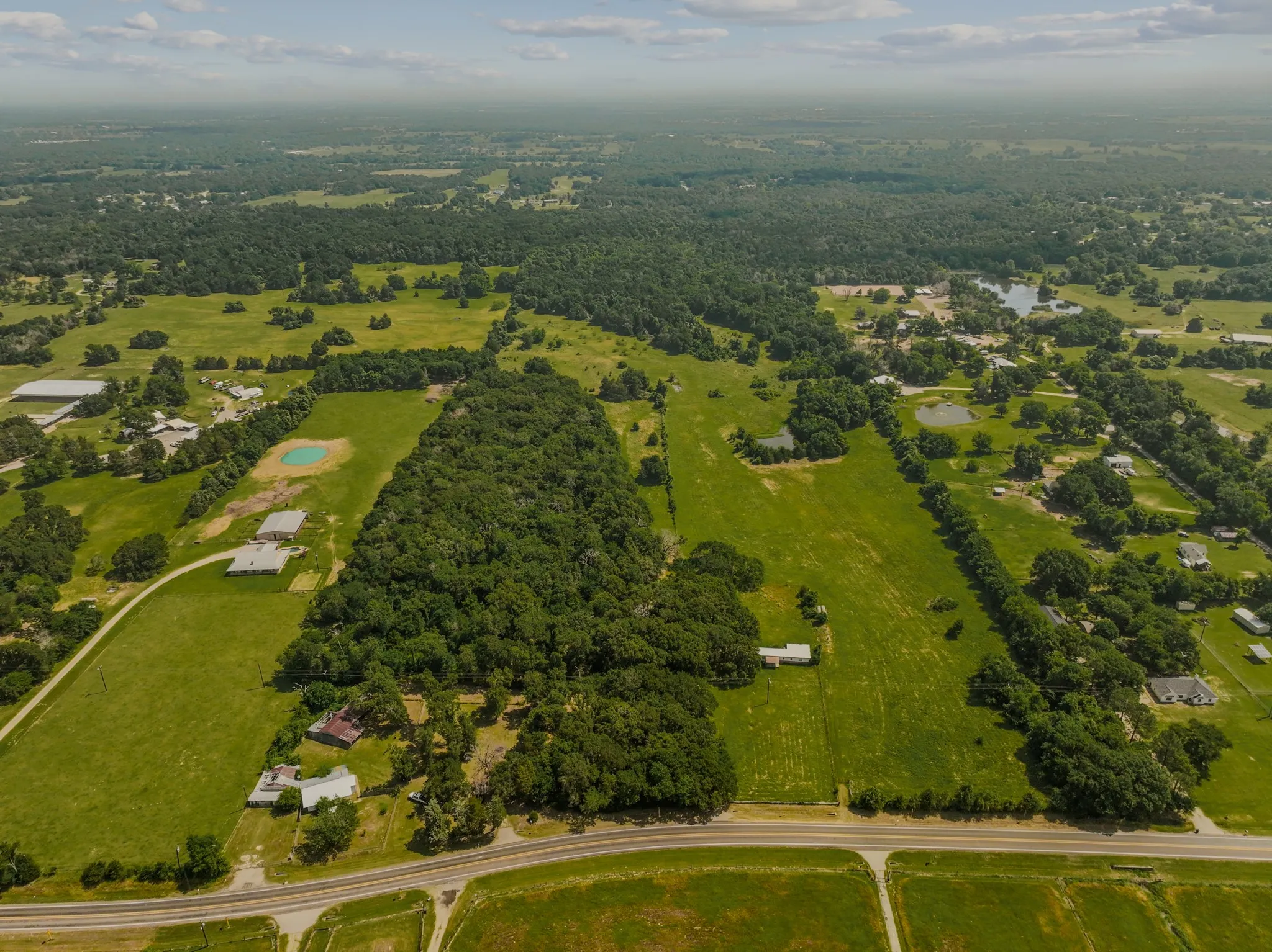 Farm For Sale in Kaufman County , 10398 Fm 429, Kaufman, Texas 75142, 2 Bedroom, 1 Bathroom, Garage spaces, 1,400 Sqft, built in 1980, mls#21278250, Real Estate Agent in Kaufman, Homes For Sale in Kaufman county, Homes For Sale in Kaufman, Realtor in Kaufman Texas, Real Estate Brokerage Independent Realty Texas, Luminita Cordes Realtor
