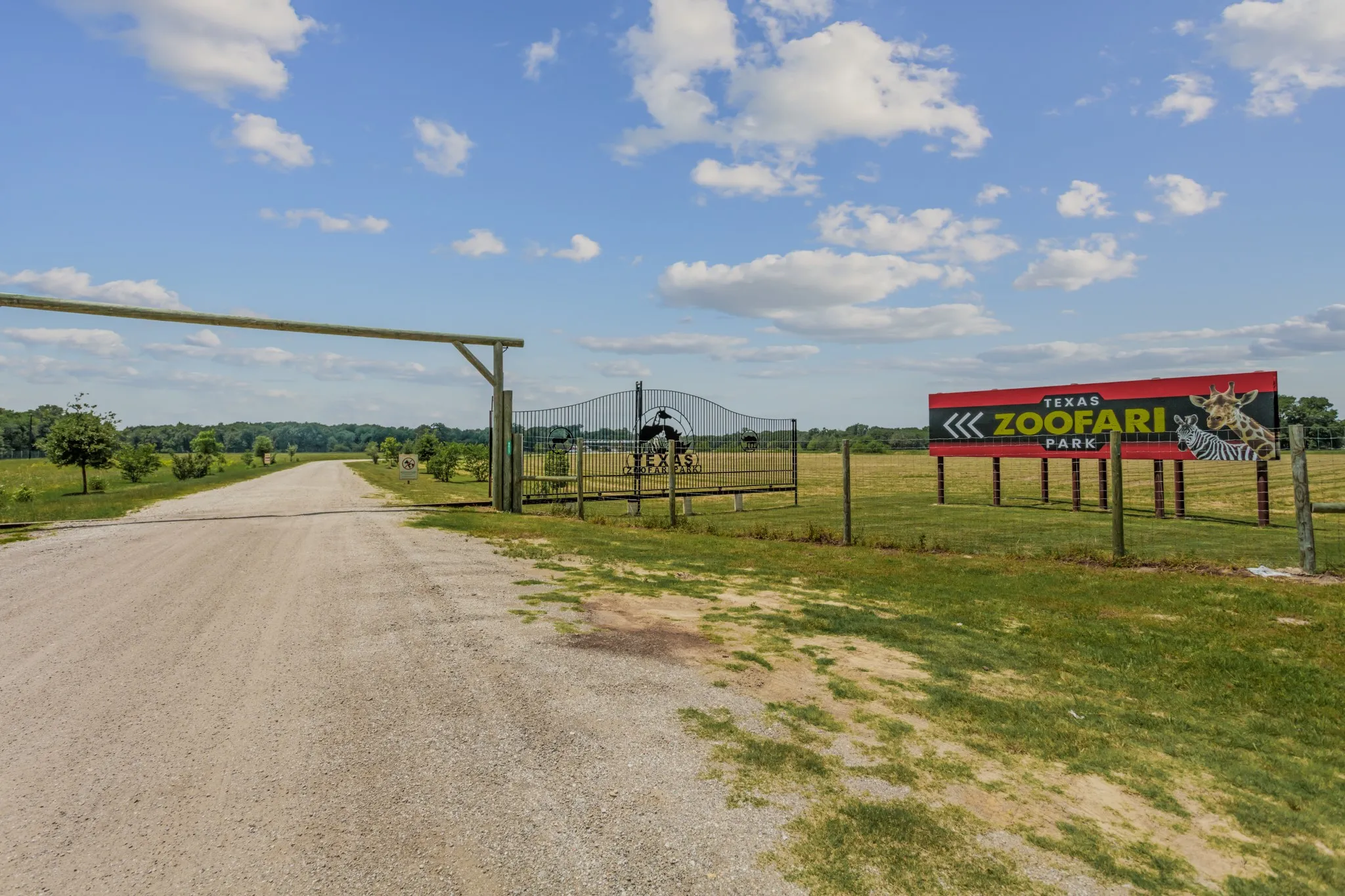 Farm For Sale in Kaufman County , 10398 Fm 429, Kaufman, Texas 75142, 2 Bedroom, 1 Bathroom, Garage spaces, 1,400 Sqft, built in 1980, mls#21278250, Real Estate Agent in Kaufman, Homes For Sale in Kaufman county, Homes For Sale in Kaufman, Realtor in Kaufman Texas, Real Estate Brokerage Independent Realty Texas, Luminita Cordes Realtor
