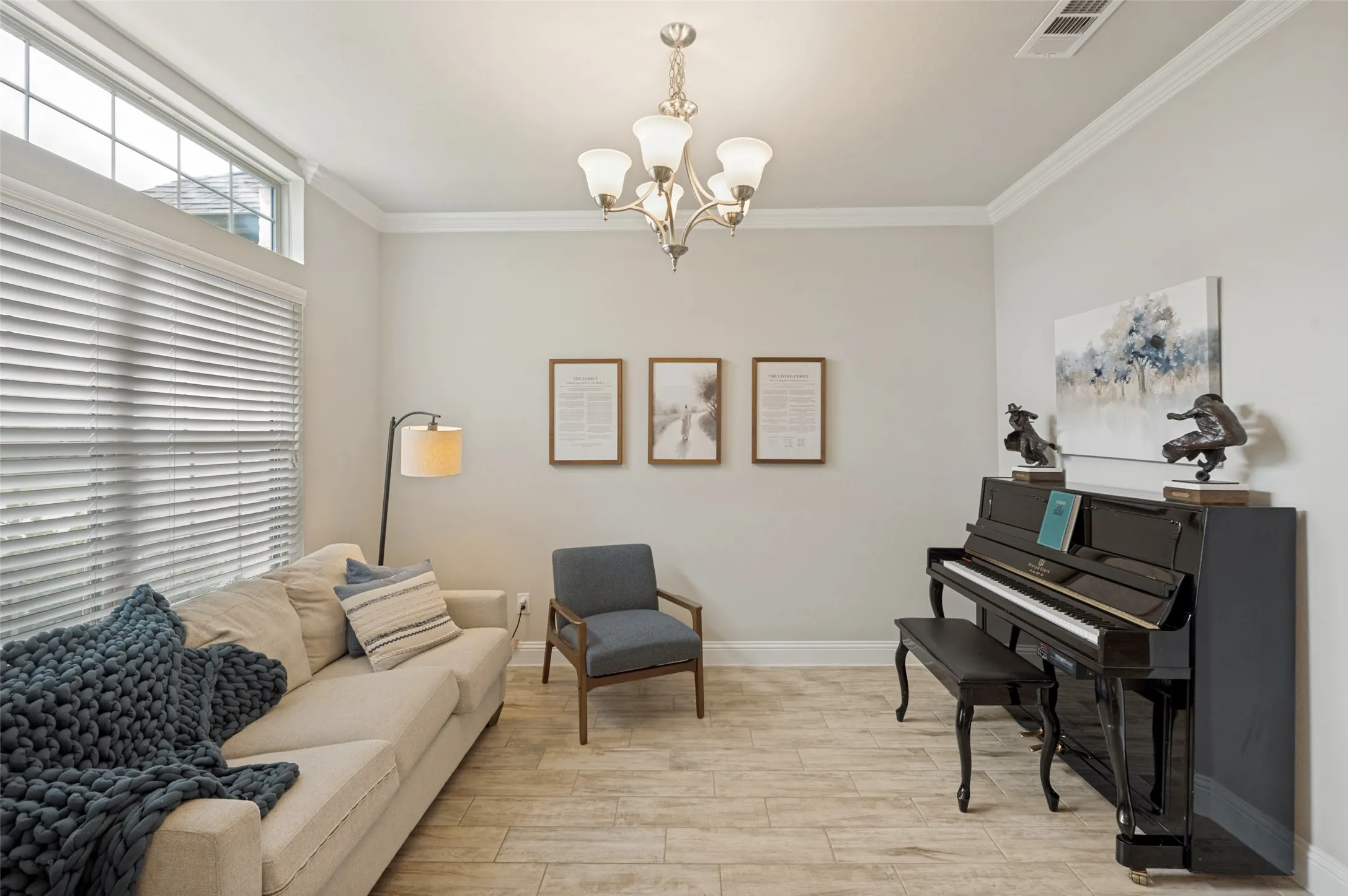 Single Family Residence For Sale in Collin County , 4014 Whitetail Lane, Melissa, Texas 75454, 4 Bedroom, 2 Bathroom, 2 Garage spaces, 2,225 Sqft, built in 2022, mls#21283511, Real Estate Agent in Melissa, Homes For Sale in Collin county, Homes For Sale in Melissa, Realtor in Melissa Texas, Real Estate Brokerage Independent Realty Texas, Luminita Cordes Realtor