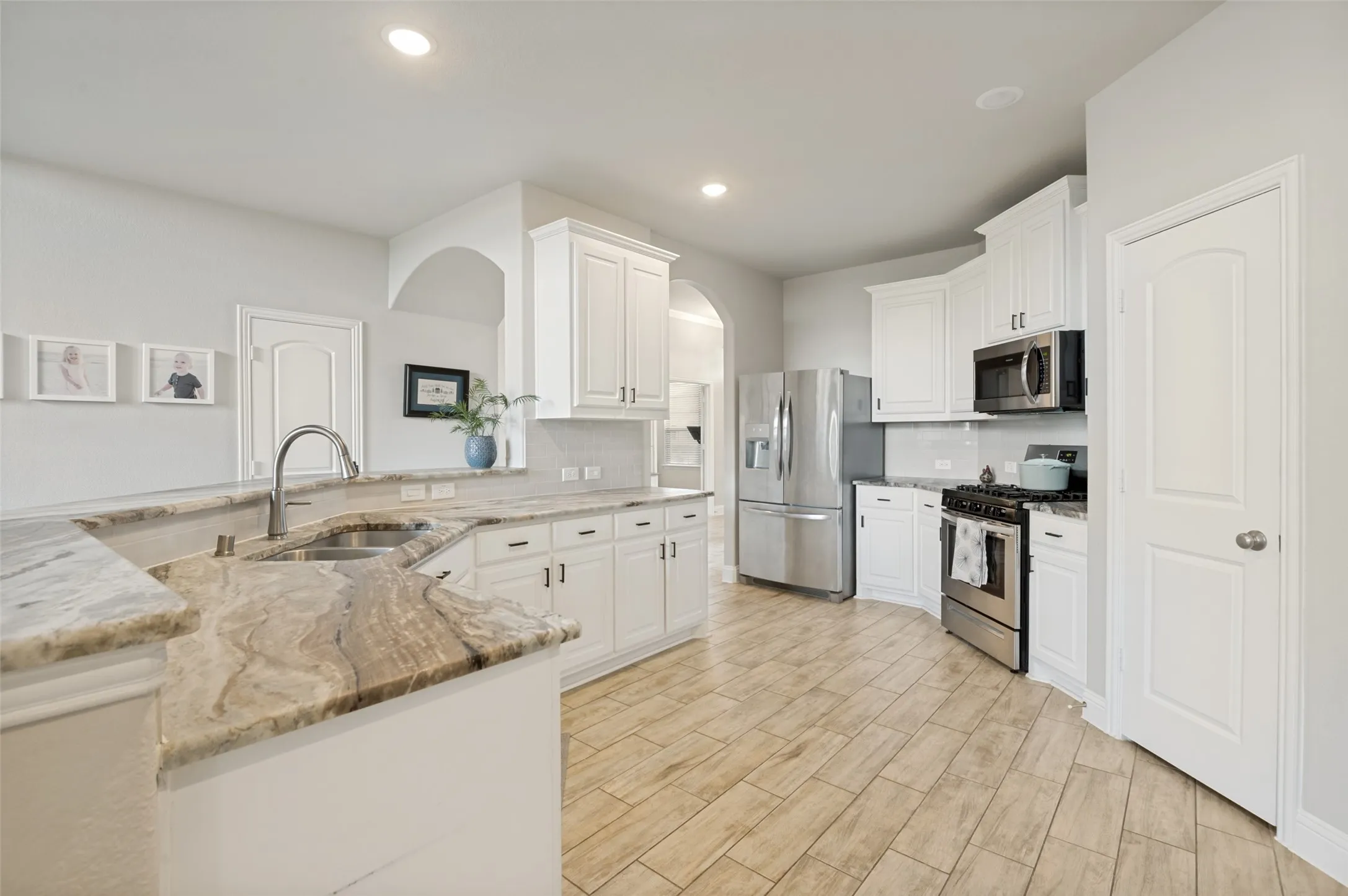 Single Family Residence For Sale in Collin County , 4014 Whitetail Lane, Melissa, Texas 75454, 4 Bedroom, 2 Bathroom, 2 Garage spaces, 2,225 Sqft, built in 2022, mls#21283511, Real Estate Agent in Melissa, Homes For Sale in Collin county, Homes For Sale in Melissa, Realtor in Melissa Texas, Real Estate Brokerage Independent Realty Texas, Luminita Cordes Realtor