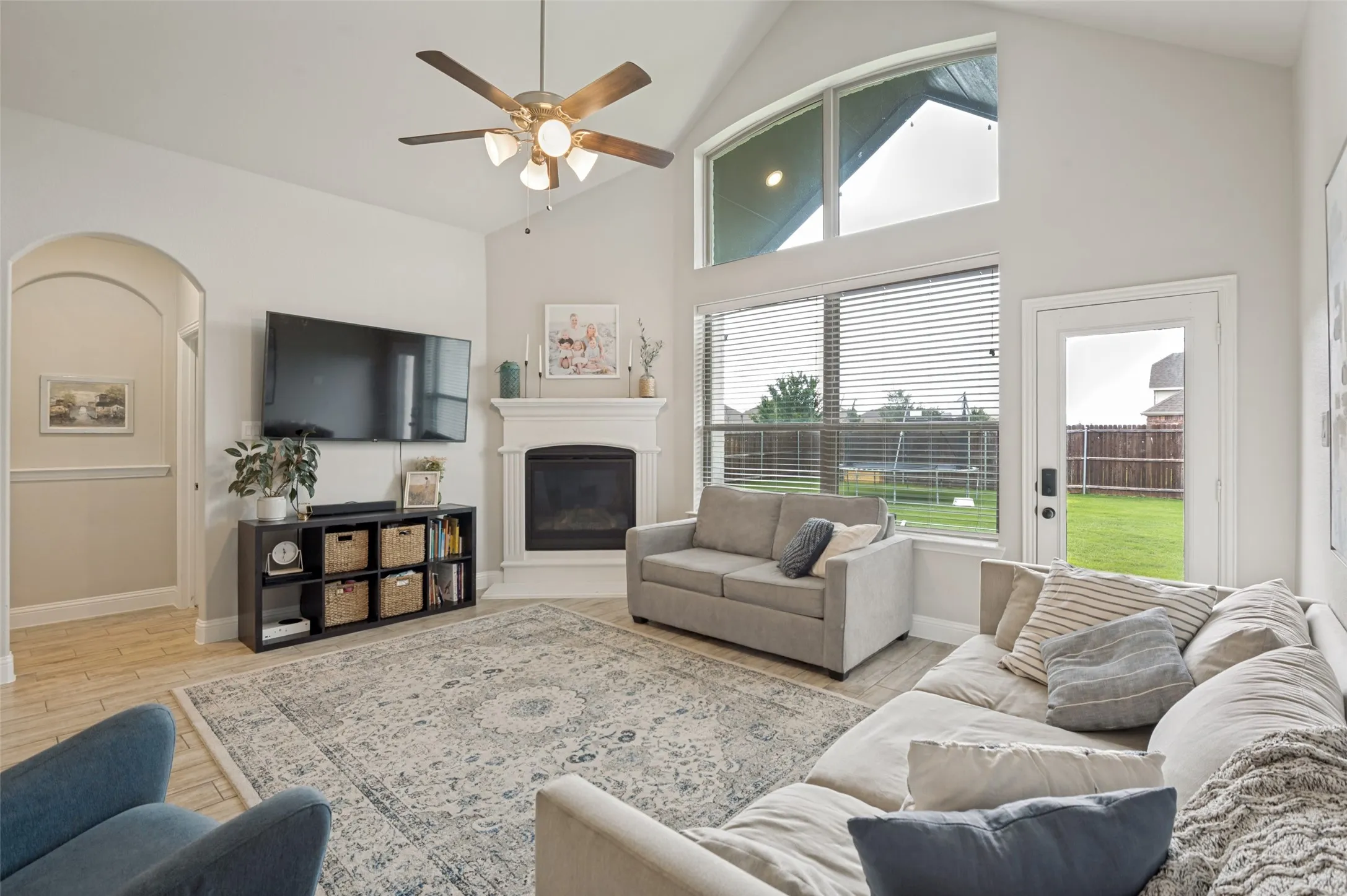 Single Family Residence For Sale in Collin County , 4014 Whitetail Lane, Melissa, Texas 75454, 4 Bedroom, 2 Bathroom, 2 Garage spaces, 2,225 Sqft, built in 2022, mls#21283511, Real Estate Agent in Melissa, Homes For Sale in Collin county, Homes For Sale in Melissa, Realtor in Melissa Texas, Real Estate Brokerage Independent Realty Texas, Luminita Cordes Realtor