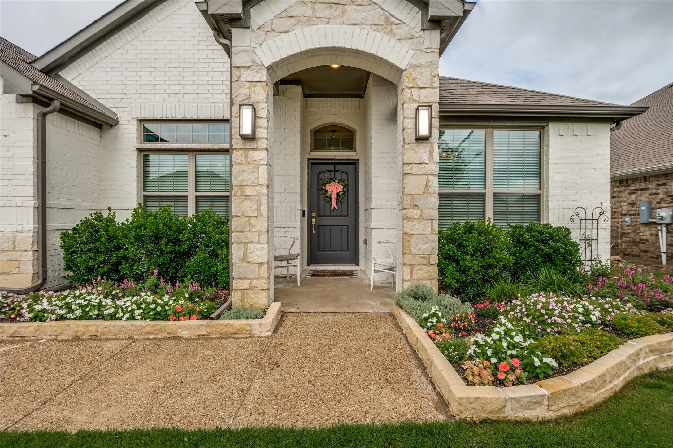 Single Family Residence For Sale in Collin County , 4014 Whitetail Lane, Melissa, Texas 75454, 4 Bedroom, 2 Bathroom, 2 Garage spaces, 2,225 Sqft, built in 2022, mls#21283511, Real Estate Agent in Melissa, Homes For Sale in Collin county, Homes For Sale in Melissa, Realtor in Melissa Texas, Real Estate Brokerage Independent Realty Texas, Luminita Cordes Realtor