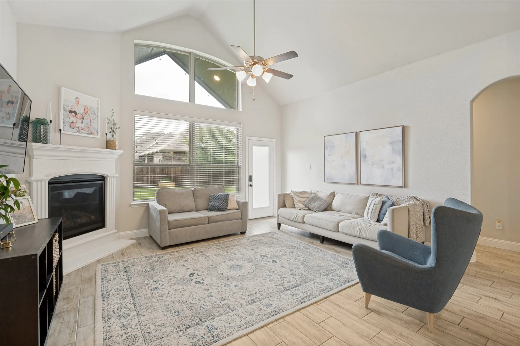 Single Family Residence For Sale in Collin County , 4014 Whitetail Lane, Melissa, Texas 75454, 4 Bedroom, 2 Bathroom, 2 Garage spaces, 2,225 Sqft, built in 2022, mls#21283511, Real Estate Agent in Melissa, Homes For Sale in Collin county, Homes For Sale in Melissa, Realtor in Melissa Texas, Real Estate Brokerage Independent Realty Texas, Luminita Cordes Realtor
