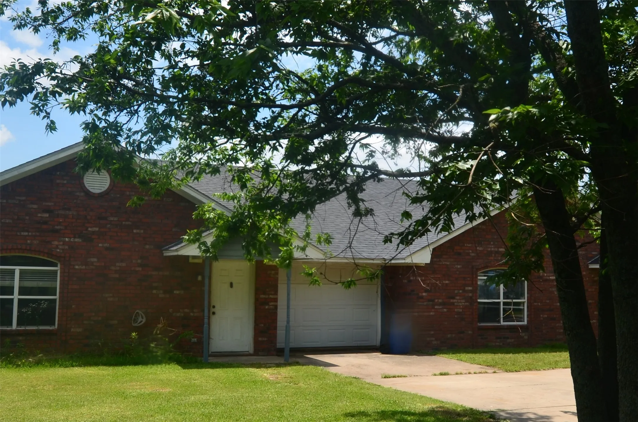 Duplex For Sale in Grayson County , 105 Bryant Street 2, Pottsboro, Texas 75076, 4 Bedroom, 4 Bathroom, 2 Garage spaces, 0 Sqft, built in 2000, Price $274,000, mls#21282805, Real Estate Agent in Pottsboro, Homes For Sale in Grayson county, Homes For Sale in Pottsboro, Realtor in Pottsboro Texas, Real Estate Brokerage Independent Realty Texas, Luminita Cordes Realtor