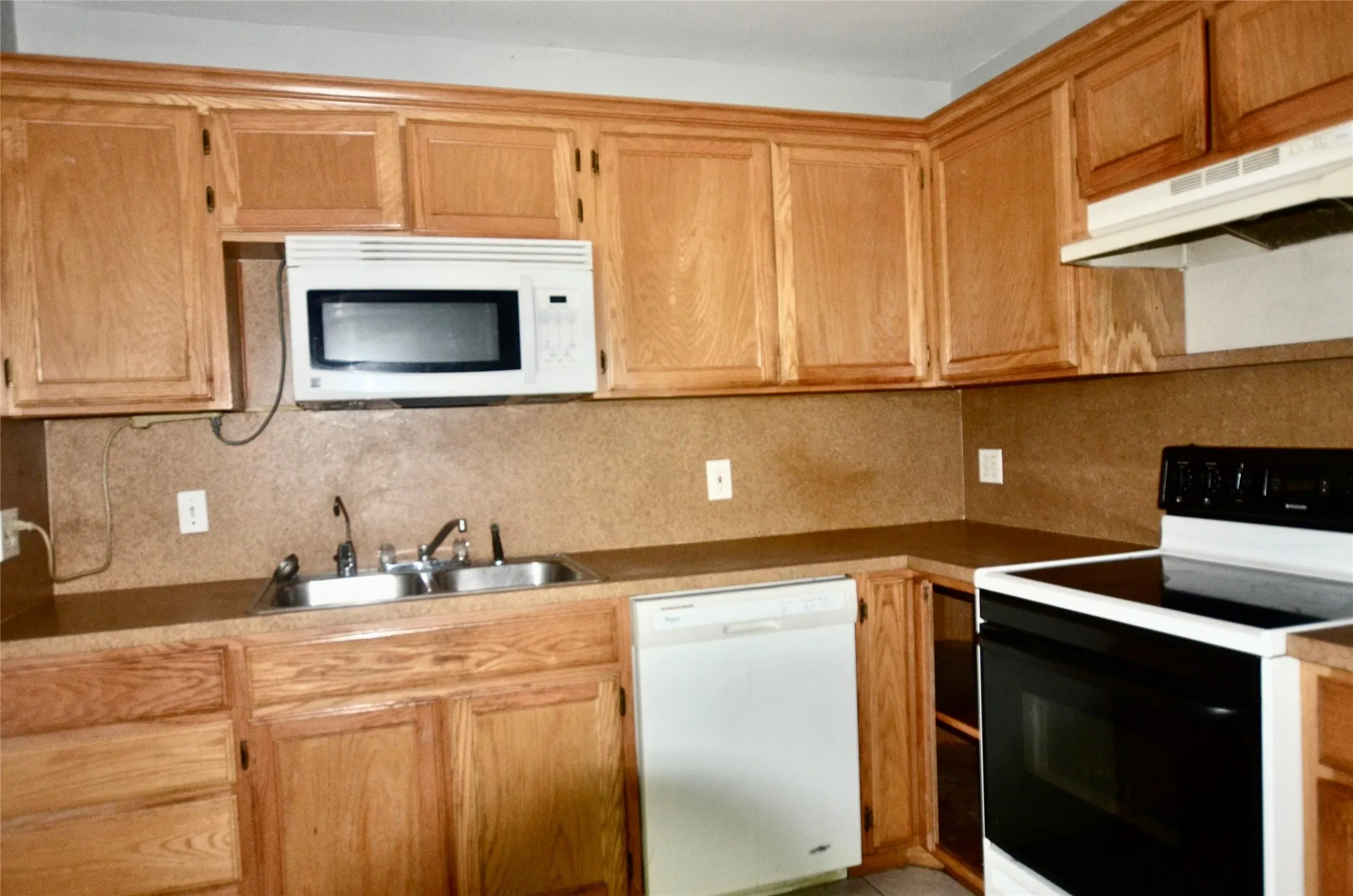 Duplex For Sale in Grayson County , 105 Bryant Street 2, Pottsboro, Texas 75076, 4 Bedroom, 4 Bathroom, 2 Garage spaces, 0 Sqft, built in 2000, Price $274,000, mls#21282805, Real Estate Agent in Pottsboro, Homes For Sale in Grayson county, Homes For Sale in Pottsboro, Realtor in Pottsboro Texas, Real Estate Brokerage Independent Realty Texas, Luminita Cordes Realtor