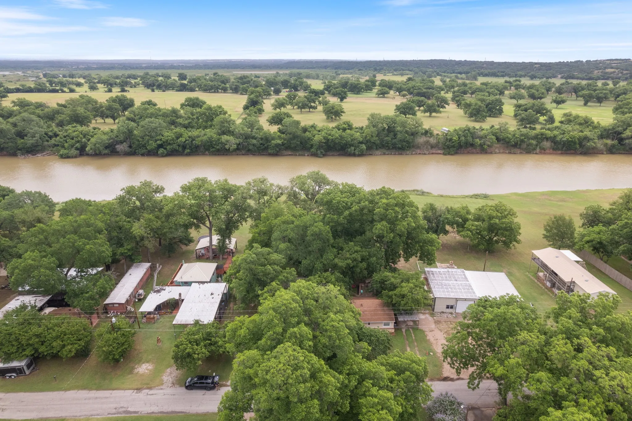 Single Family Residence For Sale in Parker County , 7085 Horseshoe Bend Trail, Weatherford, Texas 76087, 2 Bedroom, 2 Bathroom, Garage spaces, 1,120 Sqft, built in 1973, mls#21279430, Real Estate Agent in Weatherford, Homes For Sale in Parker county, Homes For Sale in Weatherford, Realtor in Weatherford Texas, Real Estate Brokerage Independent Realty Texas, Luminita Cordes Realtor