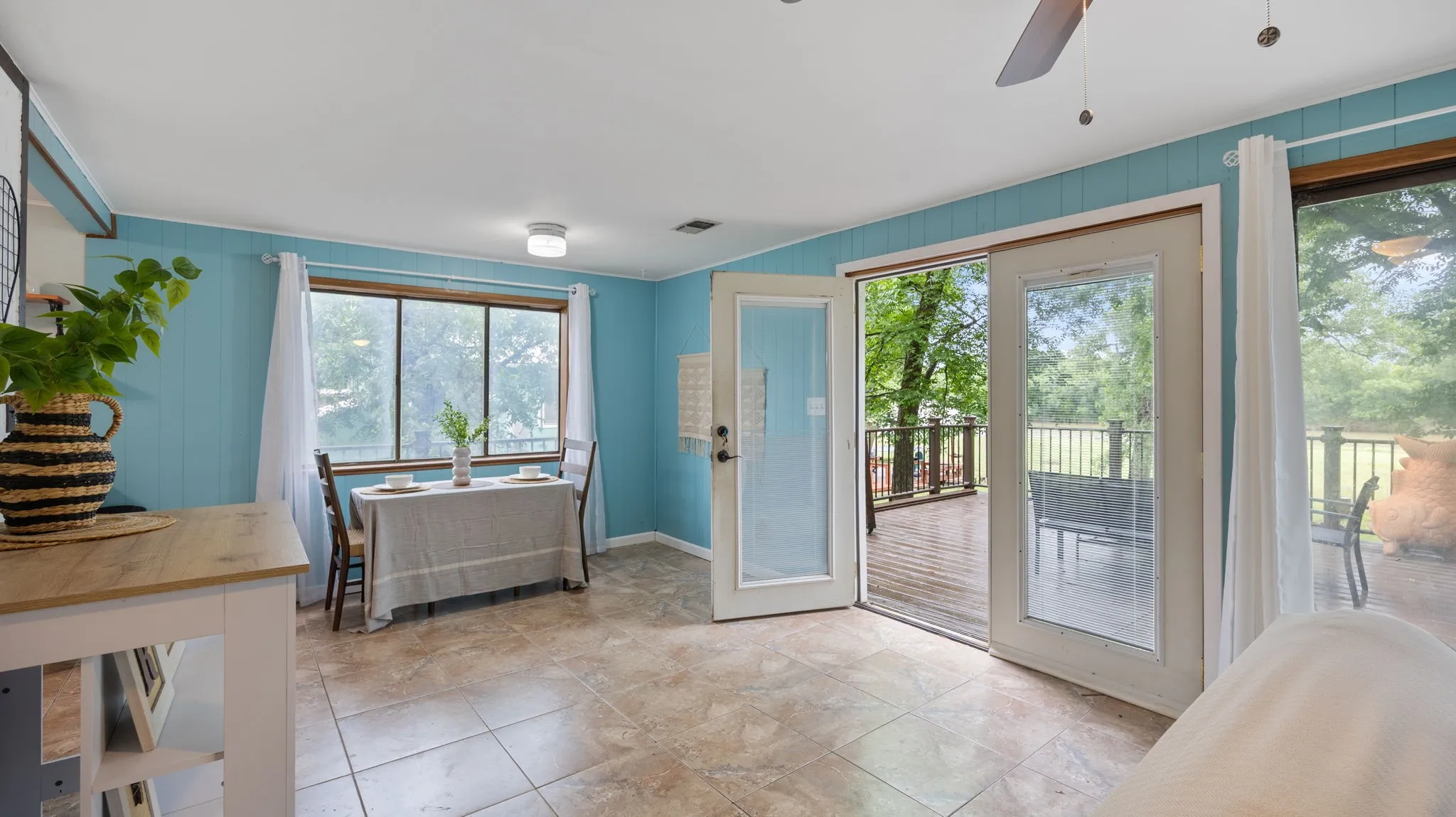 Single Family Residence For Sale in Parker County , 7085 Horseshoe Bend Trail, Weatherford, Texas 76087, 2 Bedroom, 2 Bathroom, Garage spaces, 1,120 Sqft, built in 1973, mls#21279430, Real Estate Agent in Weatherford, Homes For Sale in Parker county, Homes For Sale in Weatherford, Realtor in Weatherford Texas, Real Estate Brokerage Independent Realty Texas, Luminita Cordes Realtor