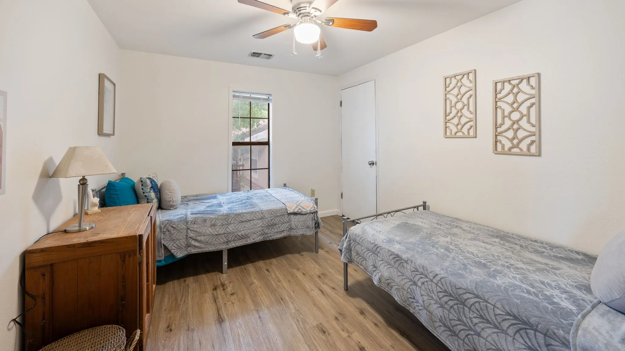 Single Family Residence For Sale in Parker County , 7085 Horseshoe Bend Trail, Weatherford, Texas 76087, 2 Bedroom, 2 Bathroom, Garage spaces, 1,120 Sqft, built in 1973, mls#21279430, Real Estate Agent in Weatherford, Homes For Sale in Parker county, Homes For Sale in Weatherford, Realtor in Weatherford Texas, Real Estate Brokerage Independent Realty Texas, Luminita Cordes Realtor