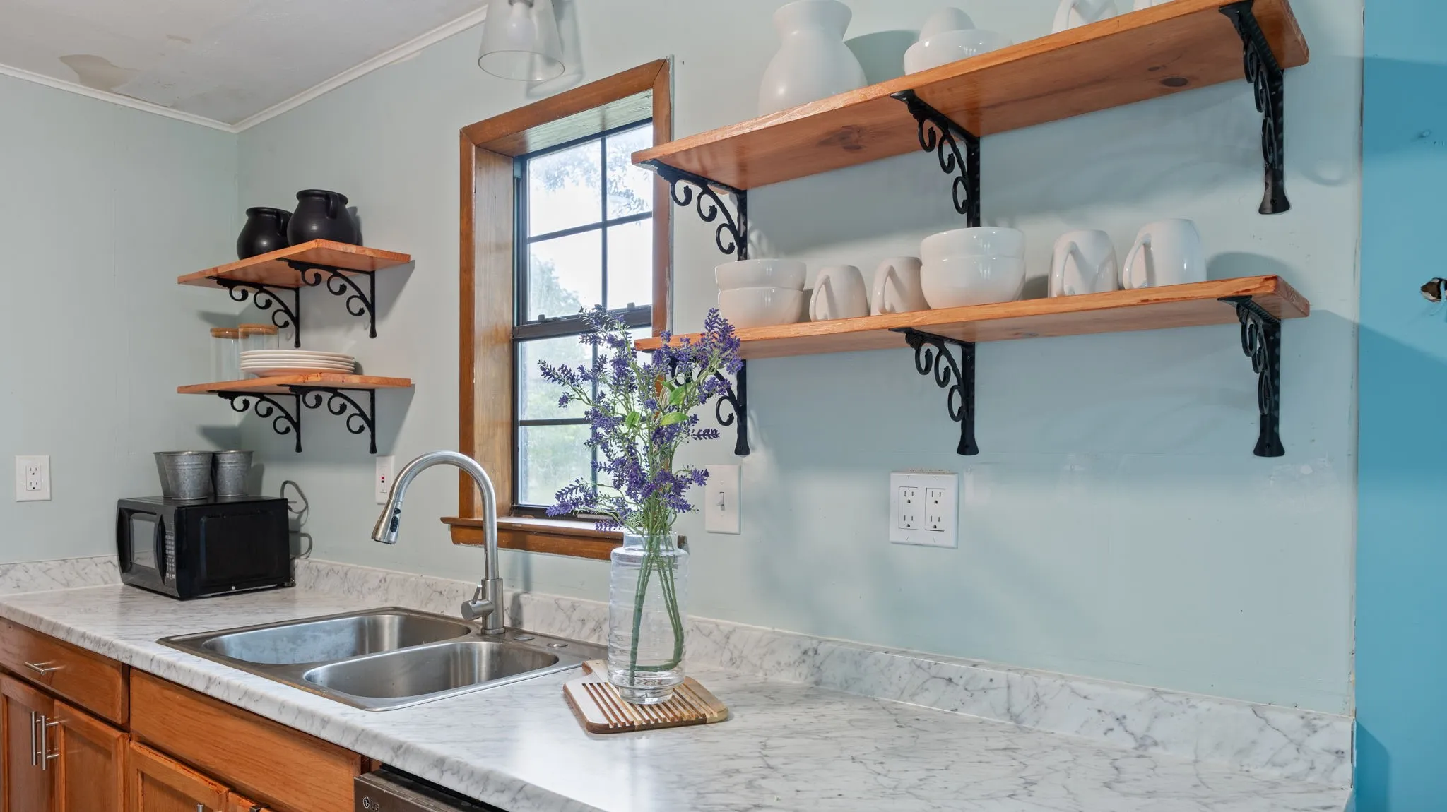 Single Family Residence For Sale in Parker County , 7085 Horseshoe Bend Trail, Weatherford, Texas 76087, 2 Bedroom, 2 Bathroom, Garage spaces, 1,120 Sqft, built in 1973, mls#21279430, Real Estate Agent in Weatherford, Homes For Sale in Parker county, Homes For Sale in Weatherford, Realtor in Weatherford Texas, Real Estate Brokerage Independent Realty Texas, Luminita Cordes Realtor