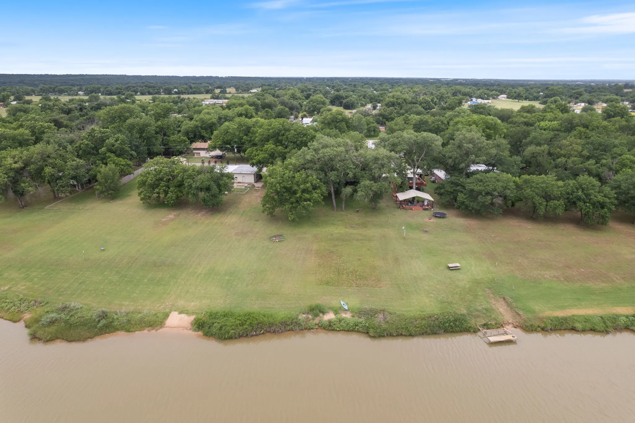 Single Family Residence For Sale in Parker County , 7085 Horseshoe Bend Trail, Weatherford, Texas 76087, 2 Bedroom, 2 Bathroom, Garage spaces, 1,120 Sqft, built in 1973, mls#21279430, Real Estate Agent in Weatherford, Homes For Sale in Parker county, Homes For Sale in Weatherford, Realtor in Weatherford Texas, Real Estate Brokerage Independent Realty Texas, Luminita Cordes Realtor