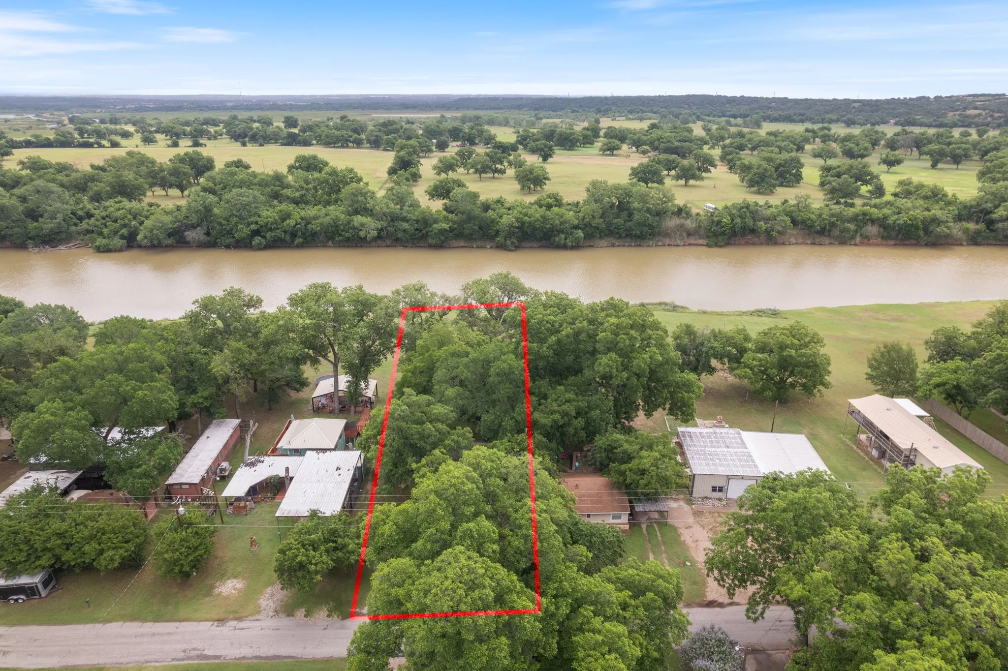 Single Family Residence For Sale in Parker County , 7085 Horseshoe Bend Trail, Weatherford, Texas 76087, 2 Bedroom, 2 Bathroom, Garage spaces, 1,120 Sqft, built in 1973, mls#21279430, Real Estate Agent in Weatherford, Homes For Sale in Parker county, Homes For Sale in Weatherford, Realtor in Weatherford Texas, Real Estate Brokerage Independent Realty Texas, Luminita Cordes Realtor