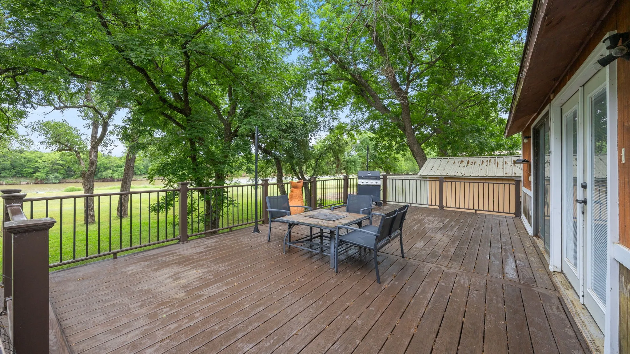 Single Family Residence For Sale in Parker County , 7085 Horseshoe Bend Trail, Weatherford, Texas 76087, 2 Bedroom, 2 Bathroom, Garage spaces, 1,120 Sqft, built in 1973, mls#21279430, Real Estate Agent in Weatherford, Homes For Sale in Parker county, Homes For Sale in Weatherford, Realtor in Weatherford Texas, Real Estate Brokerage Independent Realty Texas, Luminita Cordes Realtor