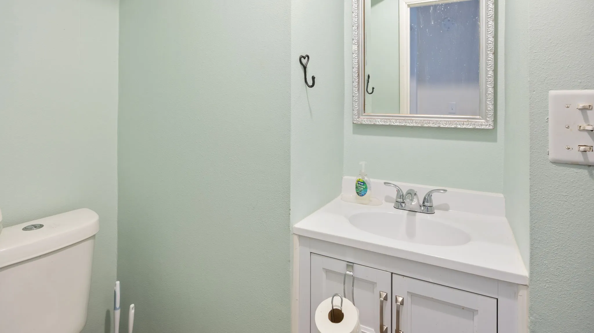 Single Family Residence For Sale in Parker County , 7085 Horseshoe Bend Trail, Weatherford, Texas 76087, 2 Bedroom, 2 Bathroom, Garage spaces, 1,120 Sqft, built in 1973, mls#21279430, Real Estate Agent in Weatherford, Homes For Sale in Parker county, Homes For Sale in Weatherford, Realtor in Weatherford Texas, Real Estate Brokerage Independent Realty Texas, Luminita Cordes Realtor