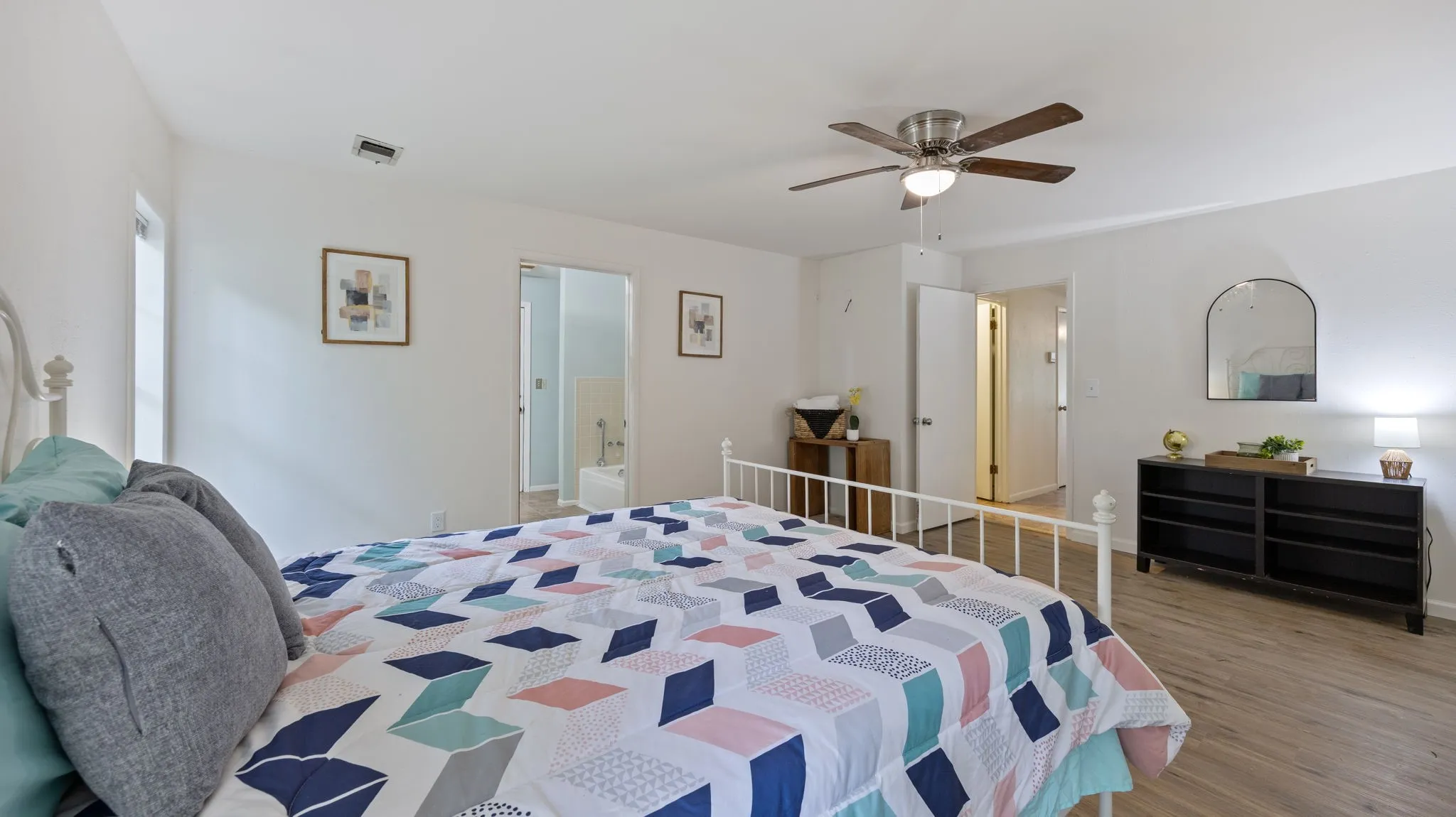 Single Family Residence For Sale in Parker County , 7085 Horseshoe Bend Trail, Weatherford, Texas 76087, 2 Bedroom, 2 Bathroom, Garage spaces, 1,120 Sqft, built in 1973, mls#21279430, Real Estate Agent in Weatherford, Homes For Sale in Parker county, Homes For Sale in Weatherford, Realtor in Weatherford Texas, Real Estate Brokerage Independent Realty Texas, Luminita Cordes Realtor