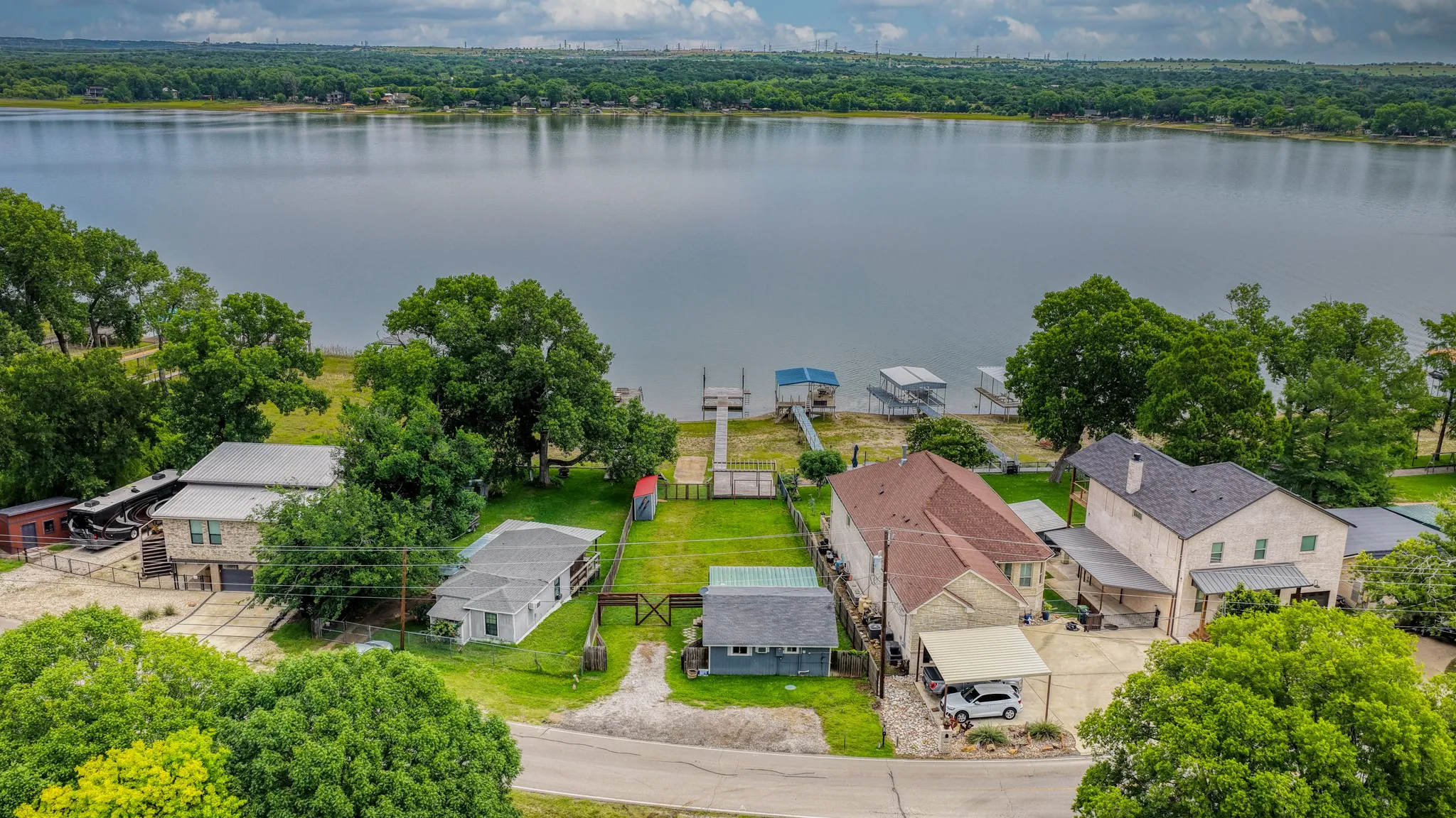 Single Family Residence For Sale in Parker County , 1028 W Lake Drive, Weatherford, Texas 76087, 1 Bedroom, 1 Bathroom, Garage spaces, 576 Sqft, built in 0, mls#21284147, Real Estate Agent in Weatherford, Homes For Sale in Parker county, Homes For Sale in Weatherford, Realtor in Weatherford Texas, Real Estate Brokerage Independent Realty Texas, Luminita Cordes Realtor