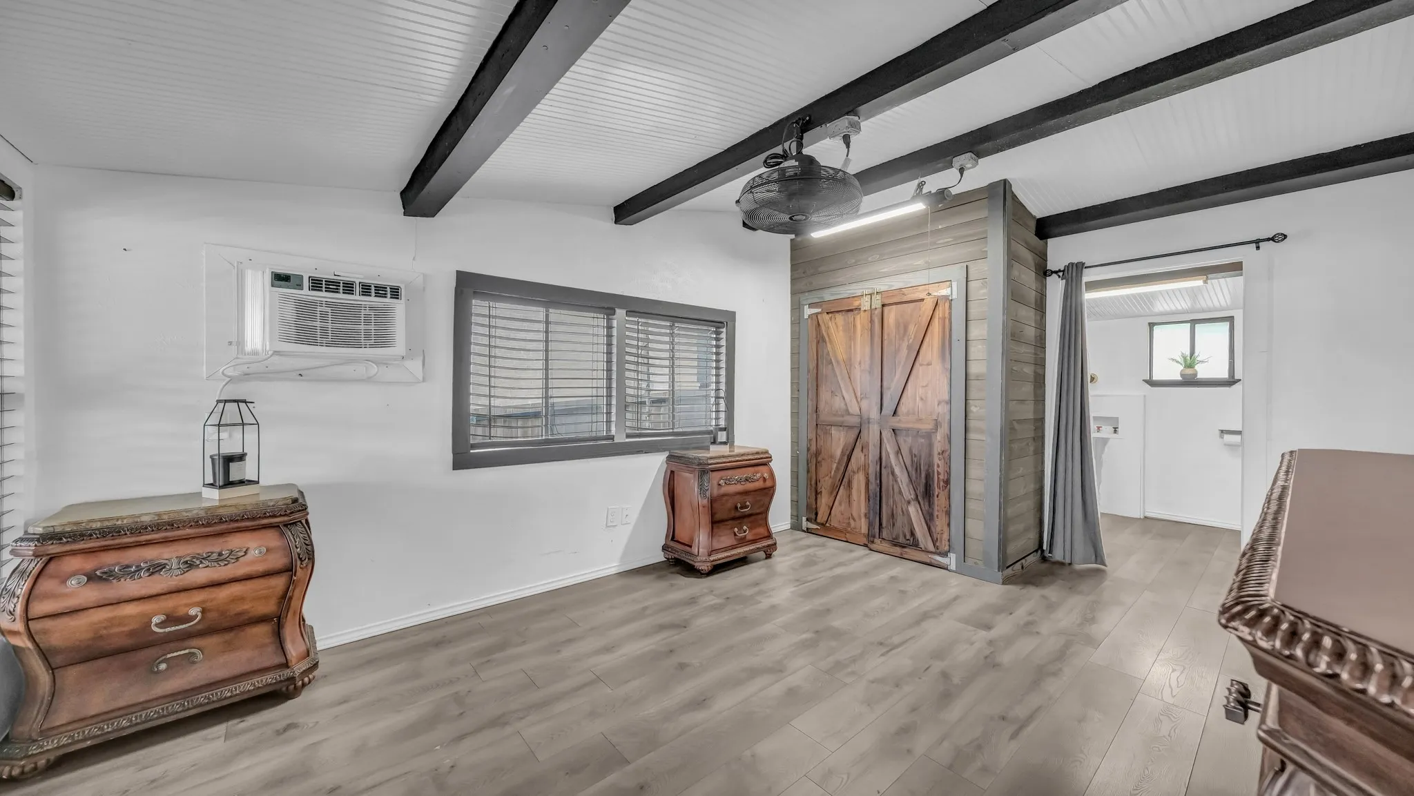 Single Family Residence For Sale in Parker County , 1028 W Lake Drive, Weatherford, Texas 76087, 1 Bedroom, 1 Bathroom, Garage spaces, 576 Sqft, built in 0, mls#21284147, Real Estate Agent in Weatherford, Homes For Sale in Parker county, Homes For Sale in Weatherford, Realtor in Weatherford Texas, Real Estate Brokerage Independent Realty Texas, Luminita Cordes Realtor