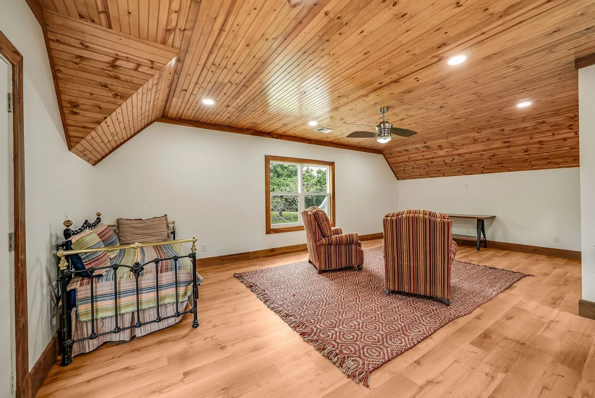 Single Family Residence For Sale in Grayson County , 1037 Harrison Road, Denison, Texas 75021, 4 Bedroom, 5 Bathroom, 2 Garage spaces, 3,700 Sqft, built in 2007, mls#21283948, Real Estate Agent in Denison, Homes For Sale in Grayson county, Homes For Sale in Denison, Realtor in Denison Texas, Real Estate Brokerage Independent Realty Texas, Luminita Cordes Realtor