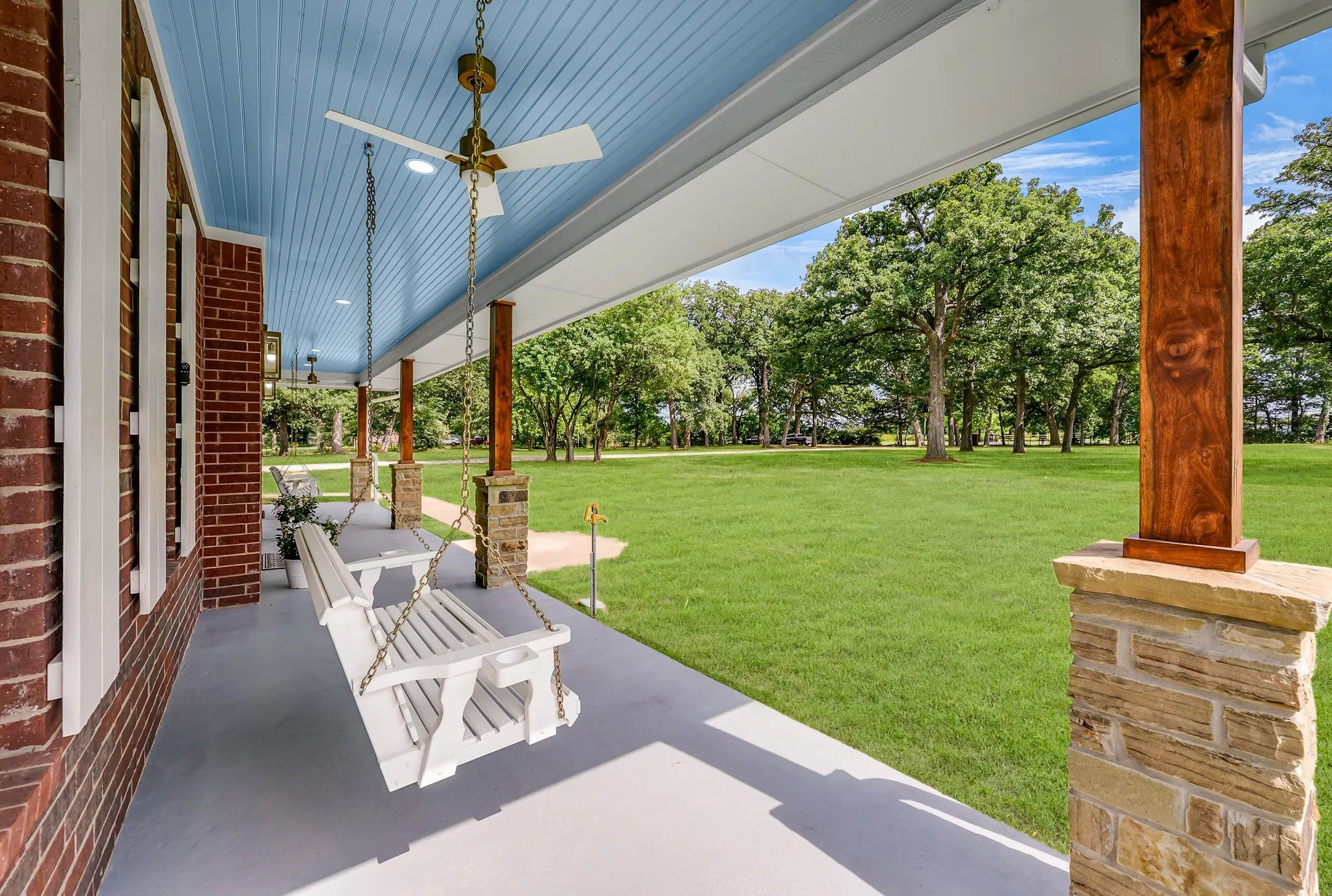 Single Family Residence For Sale in Grayson County , 1037 Harrison Road, Denison, Texas 75021, 4 Bedroom, 5 Bathroom, 2 Garage spaces, 3,700 Sqft, built in 2007, mls#21283948, Real Estate Agent in Denison, Homes For Sale in Grayson county, Homes For Sale in Denison, Realtor in Denison Texas, Real Estate Brokerage Independent Realty Texas, Luminita Cordes Realtor