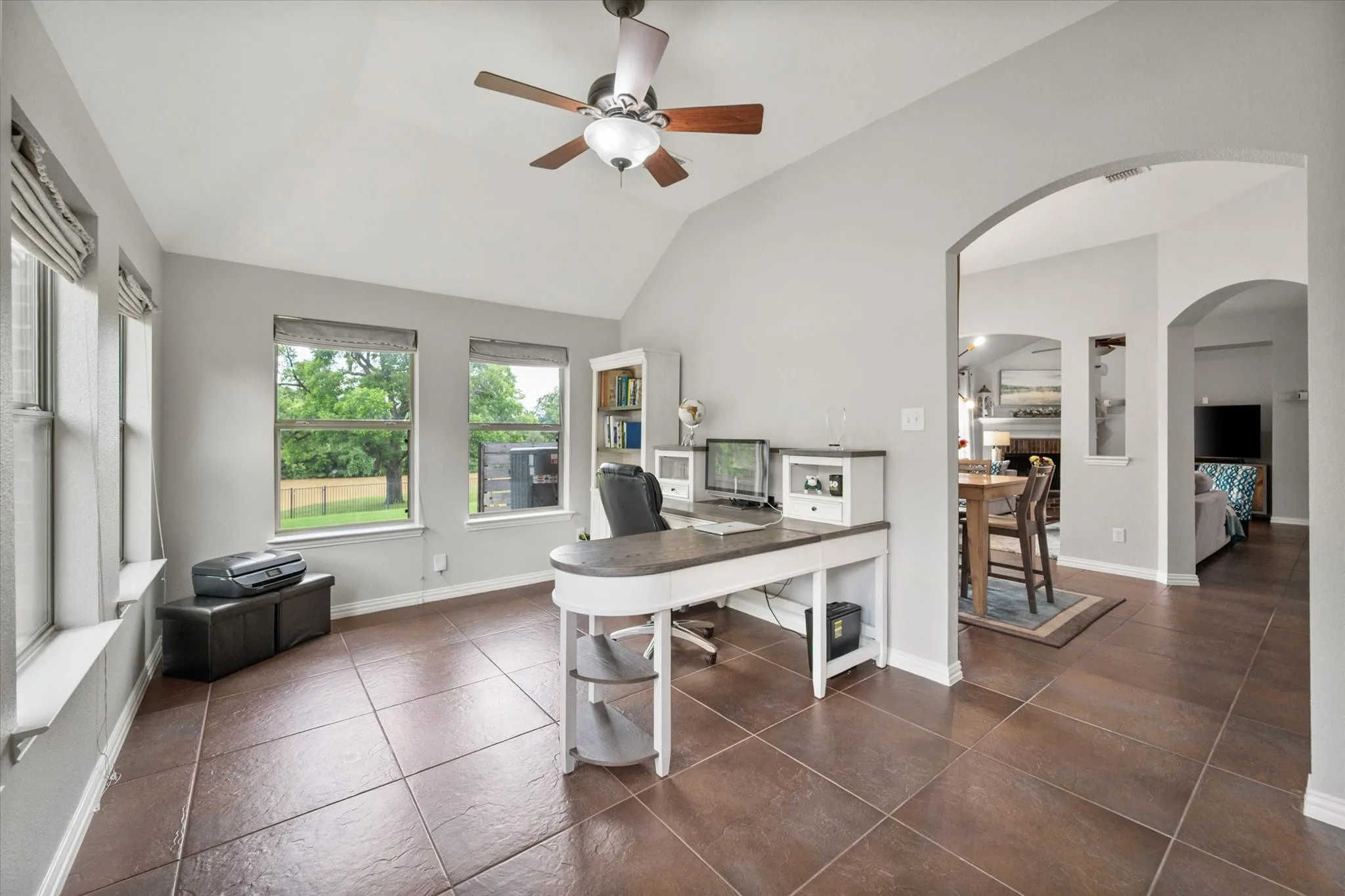 Single Family Residence For Sale in Tarrant County , 905 Killian Drive, Mansfield, Texas 76063, 4 Bedroom, 2 Bathroom, 2 Garage spaces, 2,764 Sqft, built in 2007, mls#21282278, Real Estate Agent in Mansfield, Homes For Sale in Tarrant county, Homes For Sale in Mansfield, Realtor in Mansfield Texas, Real Estate Brokerage Independent Realty Texas, Luminita Cordes Realtor