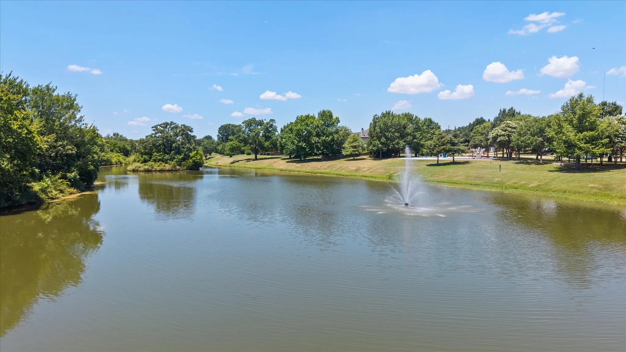Single Family Residence For Sale in Tarrant County , 905 Killian Drive, Mansfield, Texas 76063, 4 Bedroom, 2 Bathroom, 2 Garage spaces, 2,764 Sqft, built in 2007, mls#21282278, Real Estate Agent in Mansfield, Homes For Sale in Tarrant county, Homes For Sale in Mansfield, Realtor in Mansfield Texas, Real Estate Brokerage Independent Realty Texas, Luminita Cordes Realtor