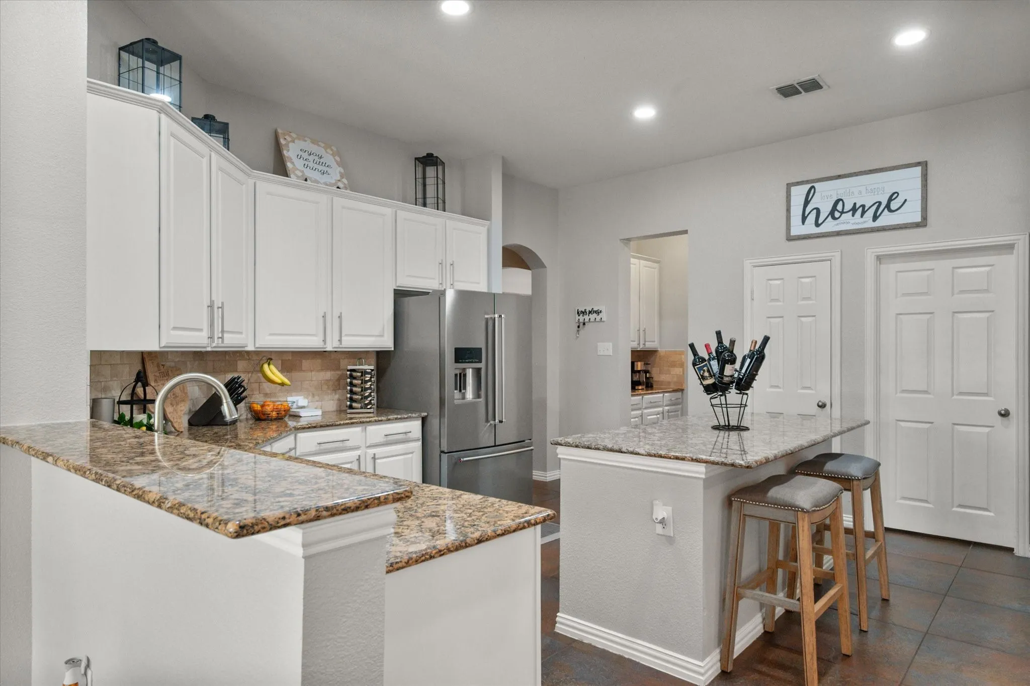 Single Family Residence For Sale in Tarrant County , 905 Killian Drive, Mansfield, Texas 76063, 4 Bedroom, 2 Bathroom, 2 Garage spaces, 2,764 Sqft, built in 2007, mls#21282278, Real Estate Agent in Mansfield, Homes For Sale in Tarrant county, Homes For Sale in Mansfield, Realtor in Mansfield Texas, Real Estate Brokerage Independent Realty Texas, Luminita Cordes Realtor