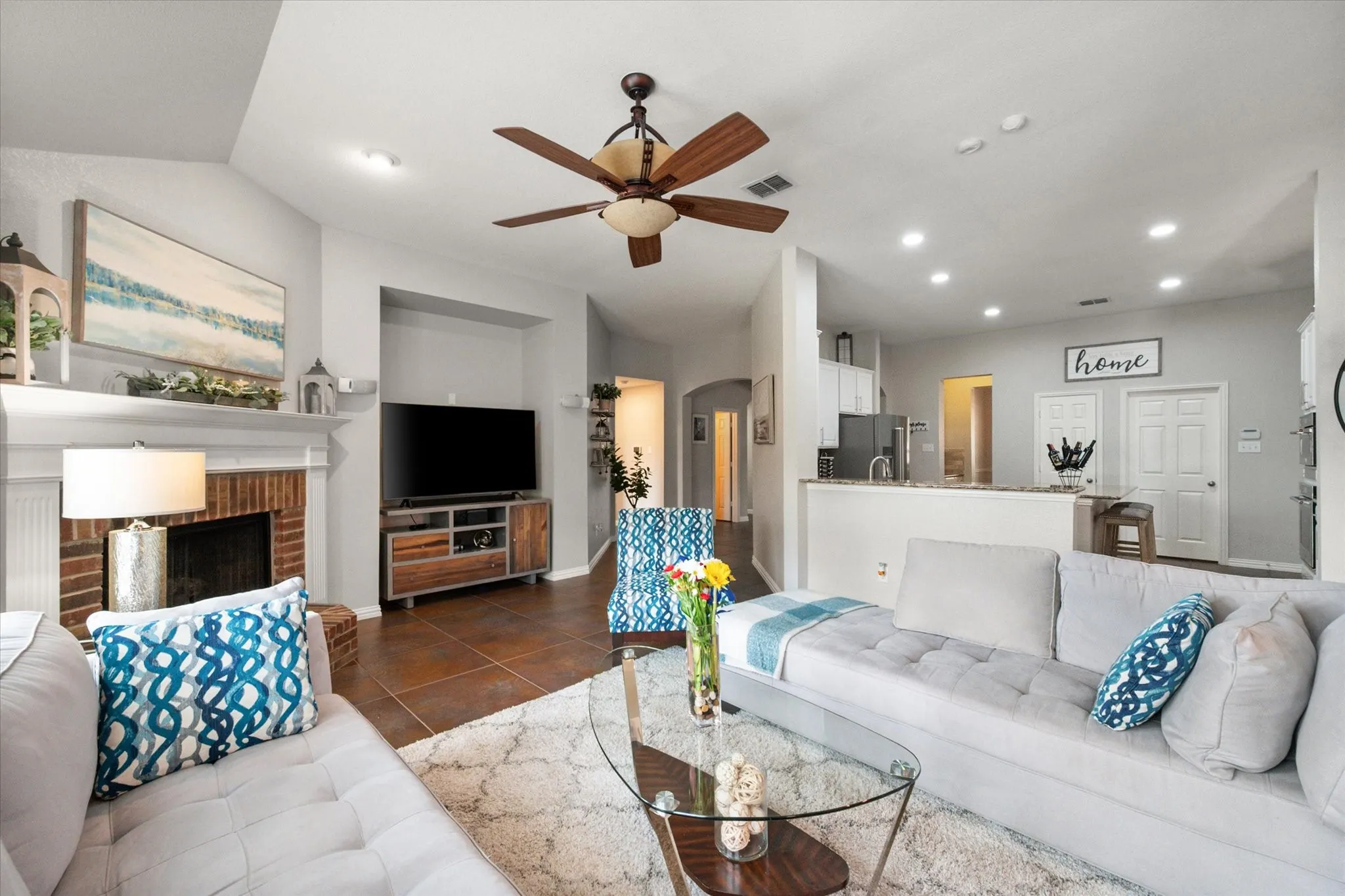 Single Family Residence For Sale in Tarrant County , 905 Killian Drive, Mansfield, Texas 76063, 4 Bedroom, 2 Bathroom, 2 Garage spaces, 2,764 Sqft, built in 2007, mls#21282278, Real Estate Agent in Mansfield, Homes For Sale in Tarrant county, Homes For Sale in Mansfield, Realtor in Mansfield Texas, Real Estate Brokerage Independent Realty Texas, Luminita Cordes Realtor