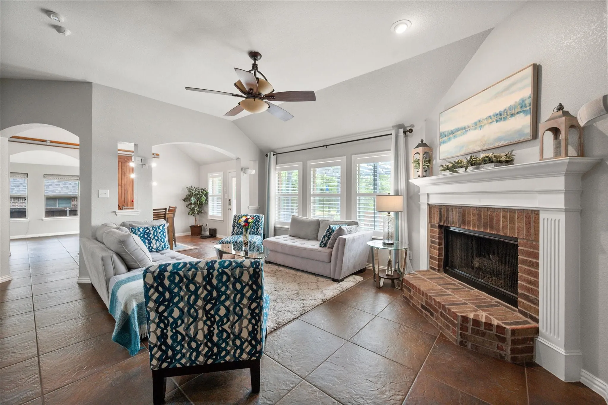 Single Family Residence For Sale in Tarrant County , 905 Killian Drive, Mansfield, Texas 76063, 4 Bedroom, 2 Bathroom, 2 Garage spaces, 2,764 Sqft, built in 2007, mls#21282278, Real Estate Agent in Mansfield, Homes For Sale in Tarrant county, Homes For Sale in Mansfield, Realtor in Mansfield Texas, Real Estate Brokerage Independent Realty Texas, Luminita Cordes Realtor