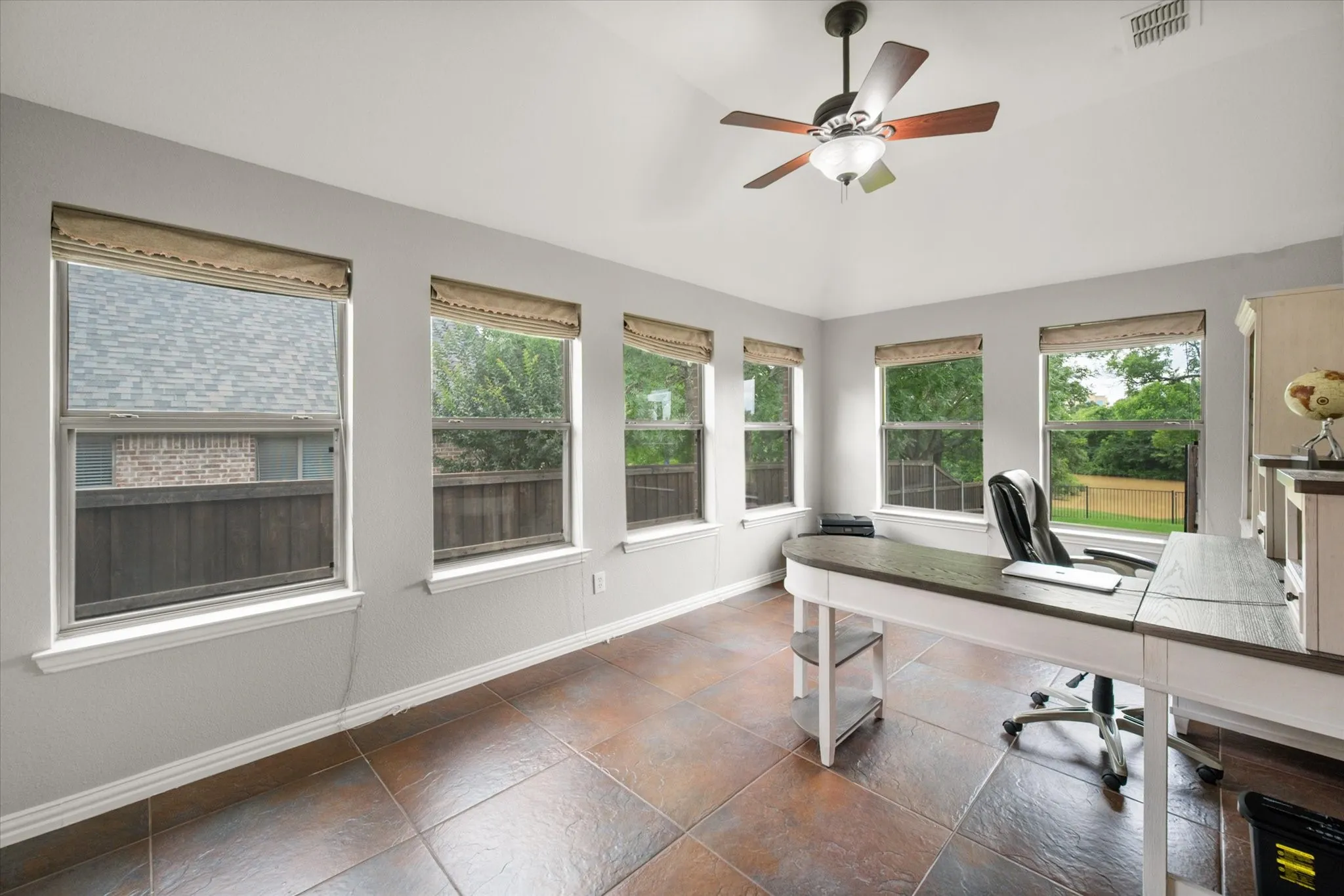 Single Family Residence For Sale in Tarrant County , 905 Killian Drive, Mansfield, Texas 76063, 4 Bedroom, 2 Bathroom, 2 Garage spaces, 2,764 Sqft, built in 2007, mls#21282278, Real Estate Agent in Mansfield, Homes For Sale in Tarrant county, Homes For Sale in Mansfield, Realtor in Mansfield Texas, Real Estate Brokerage Independent Realty Texas, Luminita Cordes Realtor