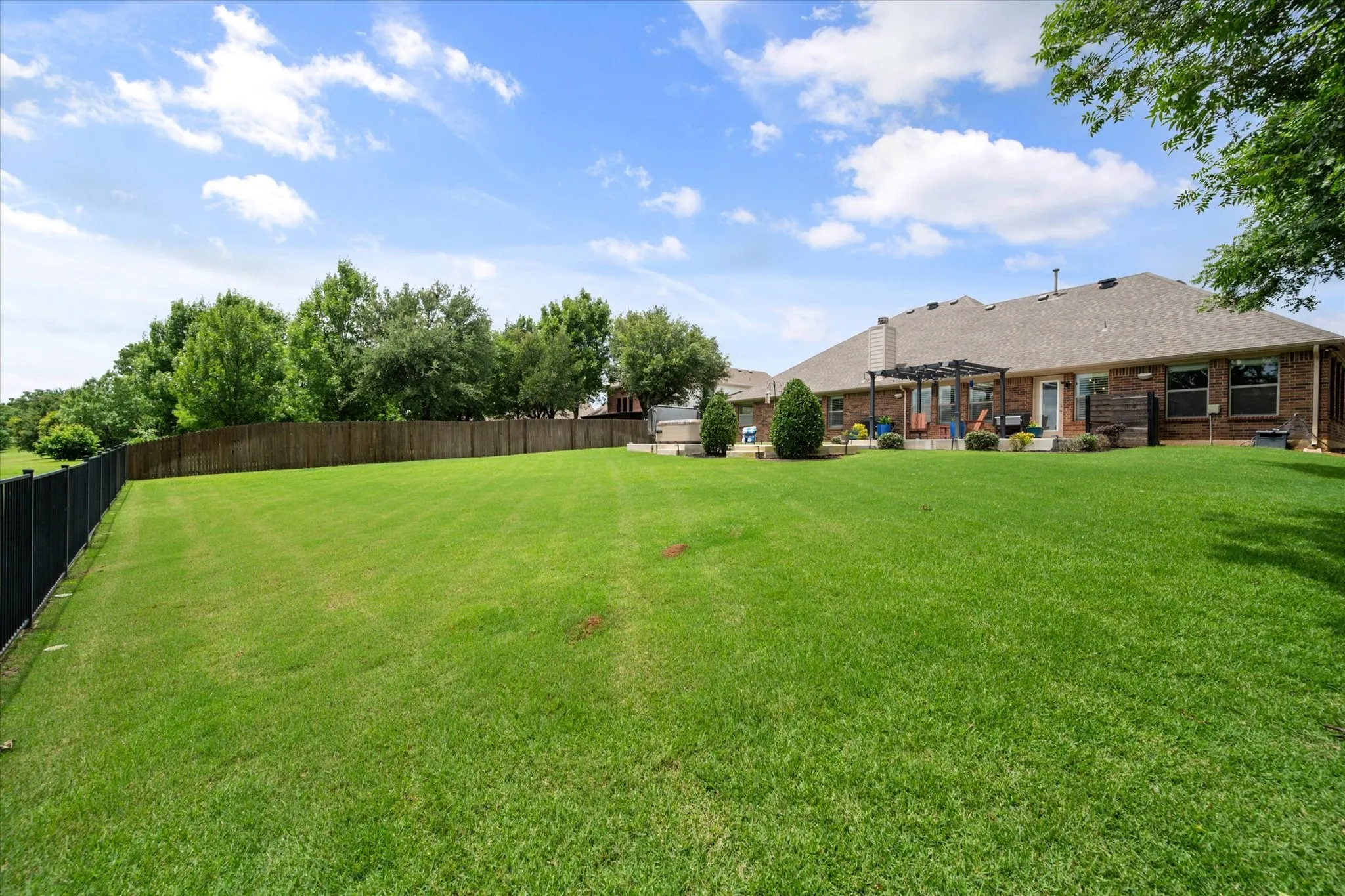 Single Family Residence For Sale in Tarrant County , 905 Killian Drive, Mansfield, Texas 76063, 4 Bedroom, 2 Bathroom, 2 Garage spaces, 2,764 Sqft, built in 2007, mls#21282278, Real Estate Agent in Mansfield, Homes For Sale in Tarrant county, Homes For Sale in Mansfield, Realtor in Mansfield Texas, Real Estate Brokerage Independent Realty Texas, Luminita Cordes Realtor