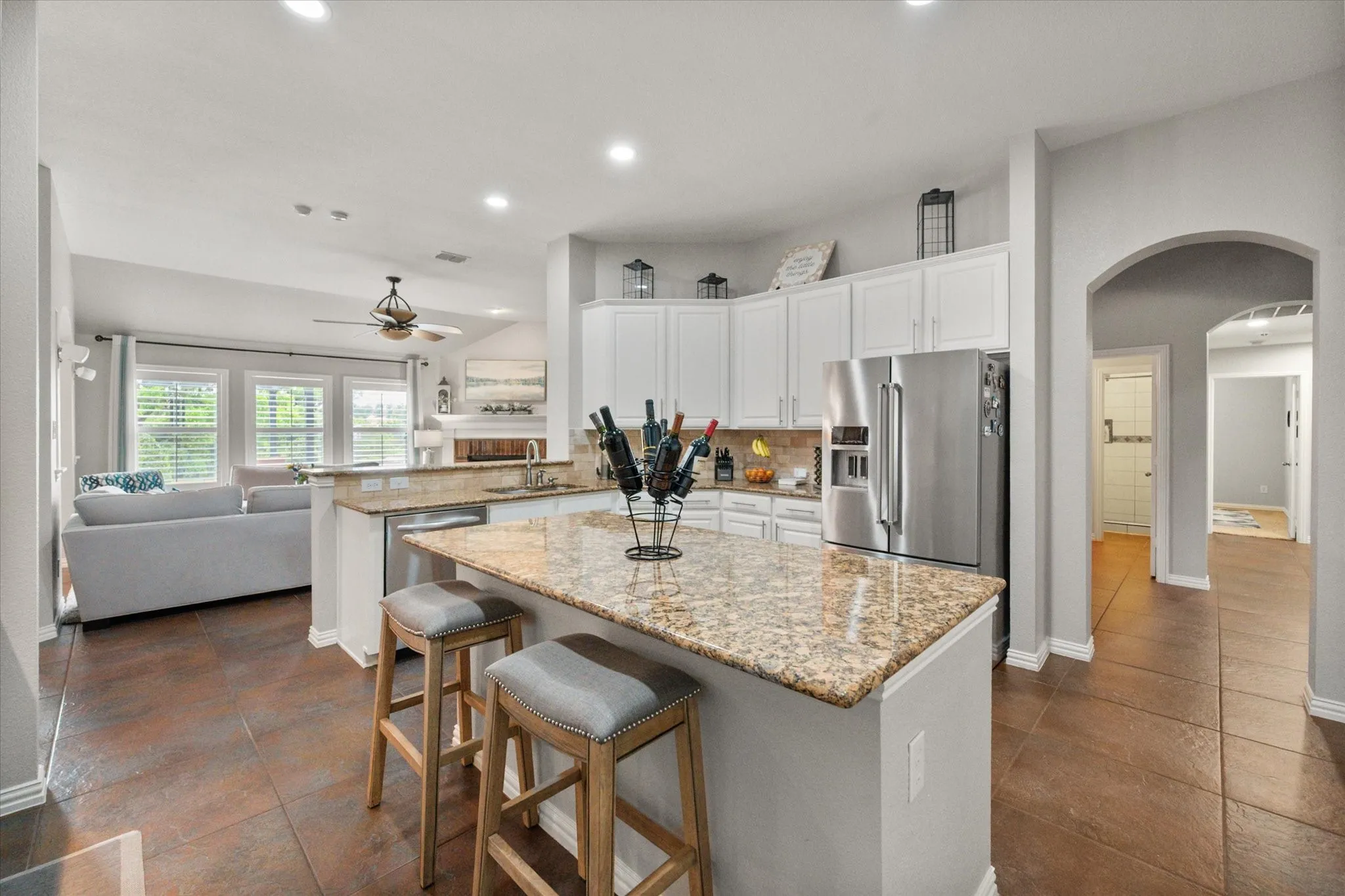 Single Family Residence For Sale in Tarrant County , 905 Killian Drive, Mansfield, Texas 76063, 4 Bedroom, 2 Bathroom, 2 Garage spaces, 2,764 Sqft, built in 2007, mls#21282278, Real Estate Agent in Mansfield, Homes For Sale in Tarrant county, Homes For Sale in Mansfield, Realtor in Mansfield Texas, Real Estate Brokerage Independent Realty Texas, Luminita Cordes Realtor