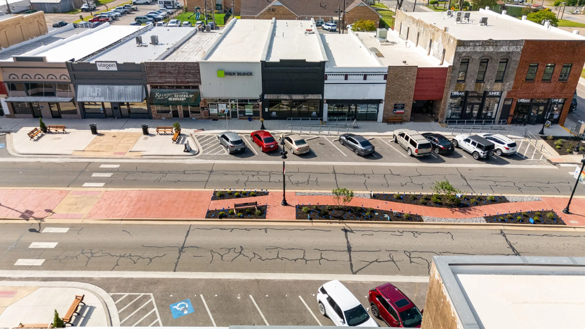 Retail For Rent in Grayson County , 110 E Main Street, Whitesboro, Texas 76273, 0, 0, Garage spaces, 3,600 Sqft, built in 0, mls#21281335, Real Estate Agent in Whitesboro, Homes For Rent in Grayson county, Homes For Rent in Whitesboro, Realtor in Whitesboro Texas, Real Estate Brokerage Independent Realty Texas, Luminita Cordes Realtor