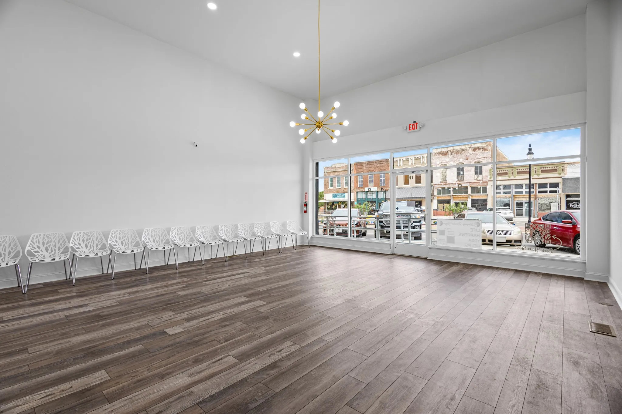 Retail For Rent in Grayson County , 110 E Main Street, Whitesboro, Texas 76273, 0, 0, Garage spaces, 3,600 Sqft, built in 0, mls#21281335, Real Estate Agent in Whitesboro, Homes For Rent in Grayson county, Homes For Rent in Whitesboro, Realtor in Whitesboro Texas, Real Estate Brokerage Independent Realty Texas, Luminita Cordes Realtor