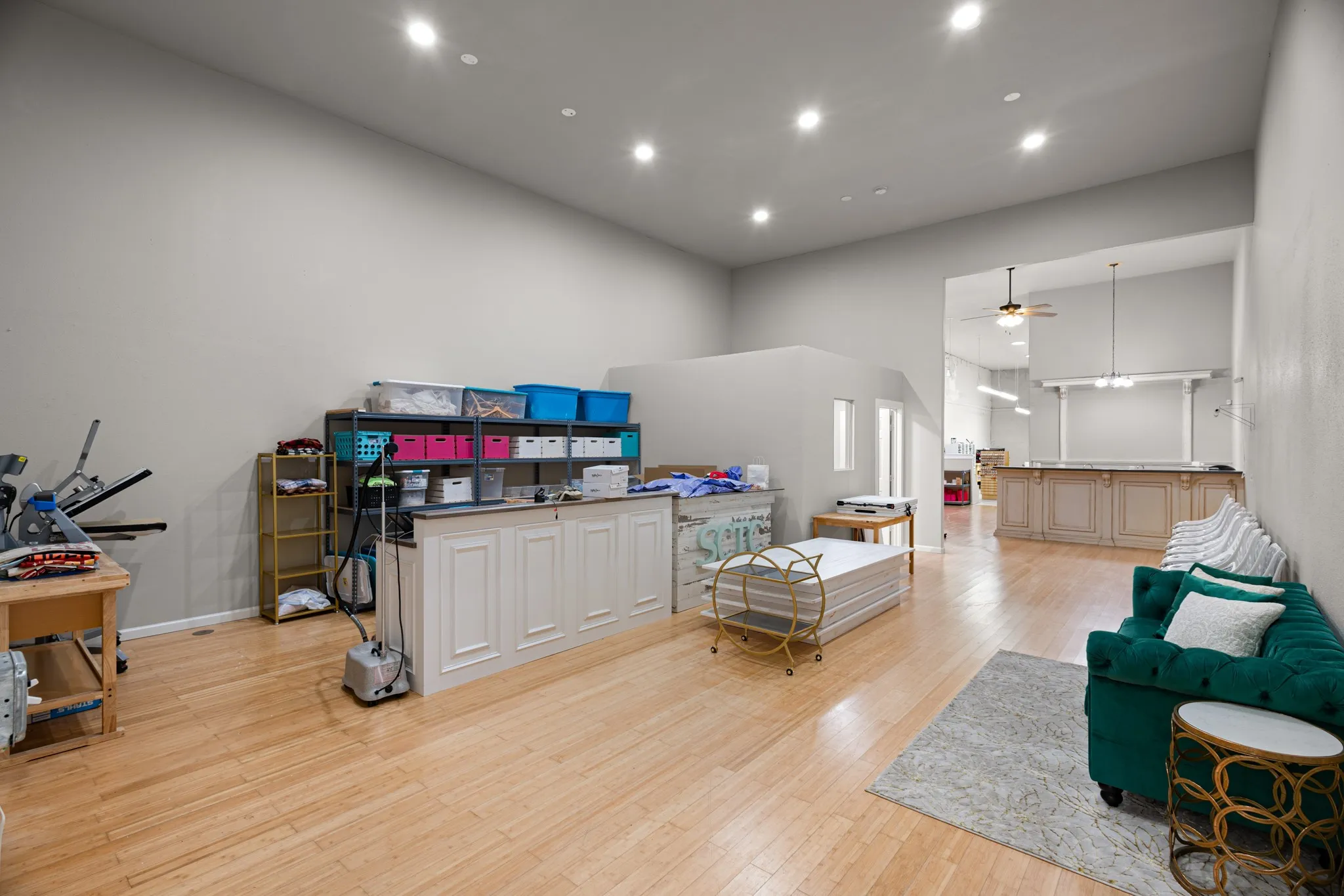 Retail For Rent in Grayson County , 110 E Main Street, Whitesboro, Texas 76273, 0, 0, Garage spaces, 3,600 Sqft, built in 0, mls#21281335, Real Estate Agent in Whitesboro, Homes For Rent in Grayson county, Homes For Rent in Whitesboro, Realtor in Whitesboro Texas, Real Estate Brokerage Independent Realty Texas, Luminita Cordes Realtor