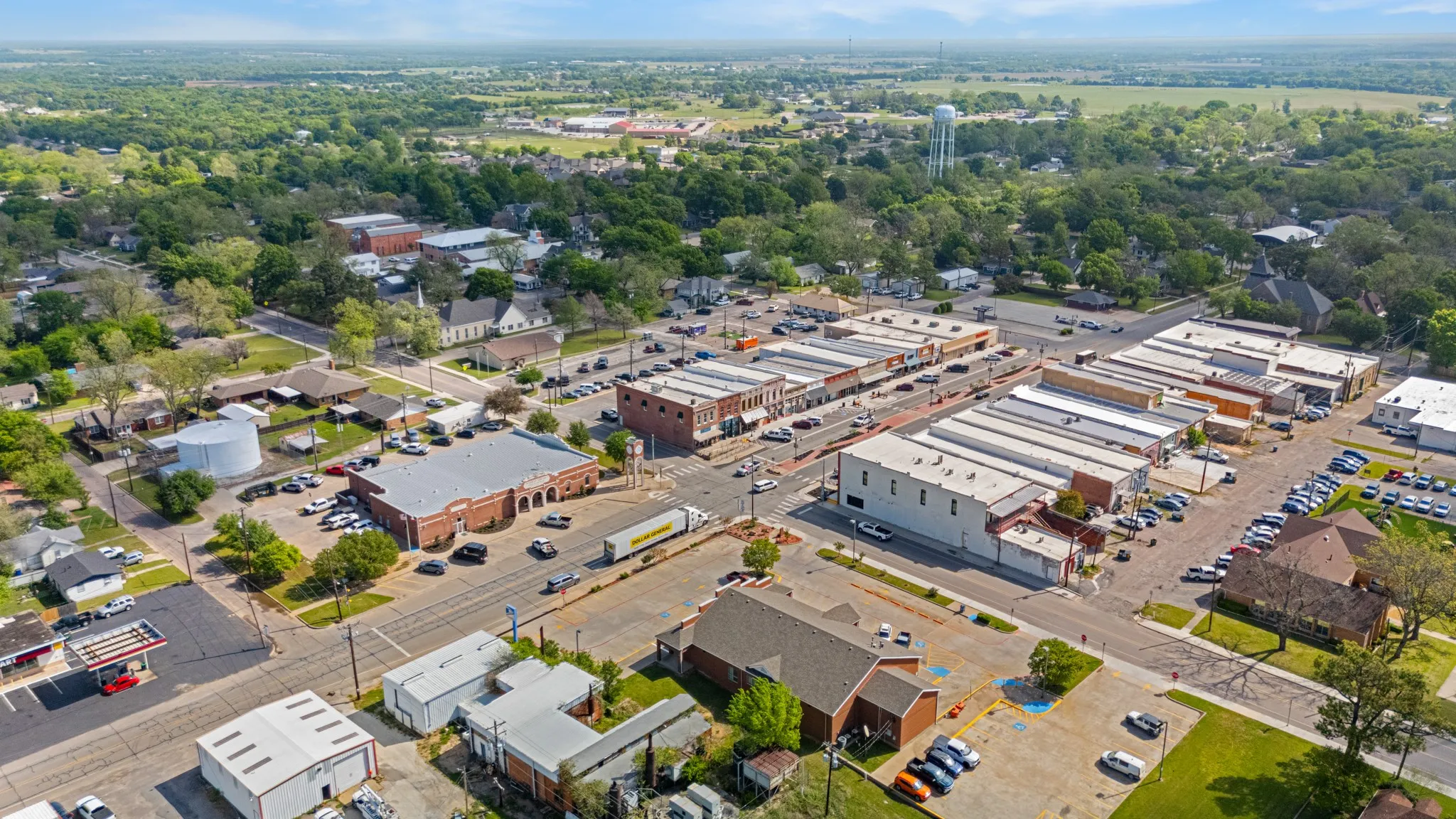 Retail For Rent in Grayson County , 110 E Main Street, Whitesboro, Texas 76273, 0, 0, Garage spaces, 3,600 Sqft, built in 0, mls#21281335, Real Estate Agent in Whitesboro, Homes For Rent in Grayson county, Homes For Rent in Whitesboro, Realtor in Whitesboro Texas, Real Estate Brokerage Independent Realty Texas, Luminita Cordes Realtor
