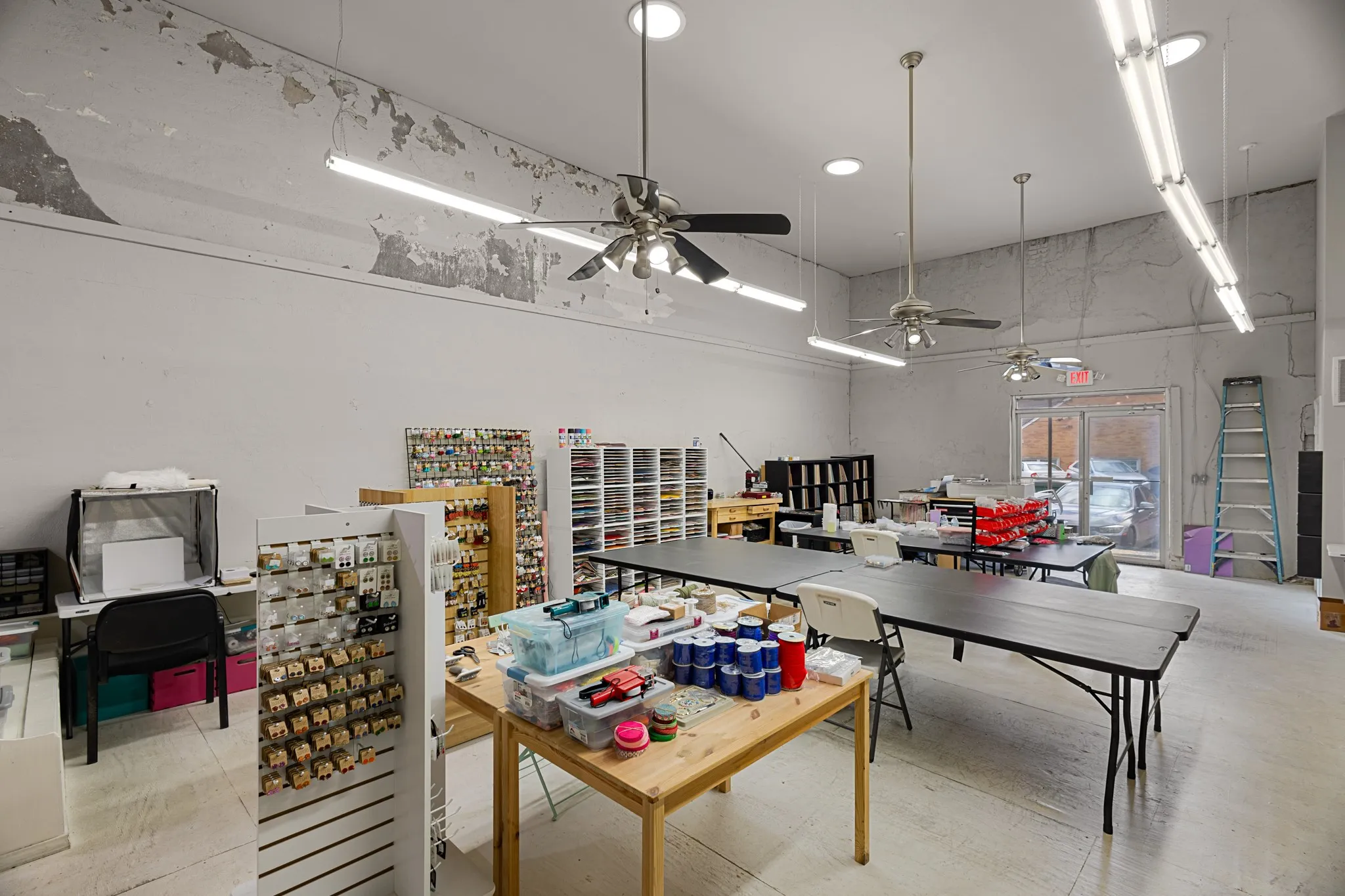Retail For Rent in Grayson County , 110 E Main Street, Whitesboro, Texas 76273, 0, 0, Garage spaces, 3,600 Sqft, built in 0, mls#21281335, Real Estate Agent in Whitesboro, Homes For Rent in Grayson county, Homes For Rent in Whitesboro, Realtor in Whitesboro Texas, Real Estate Brokerage Independent Realty Texas, Luminita Cordes Realtor